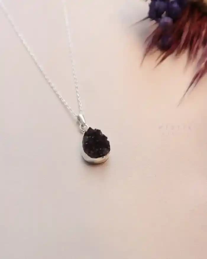 Dişli Kolye Modasında Yenilikçi Tasarımlar ve Stil Uyumu Analizi