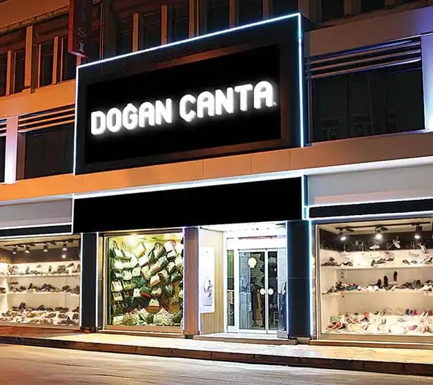Doğan Çanta Bot: Şıklık ve Dayanıklılığı Bir Arada Sunan Moda İkonu