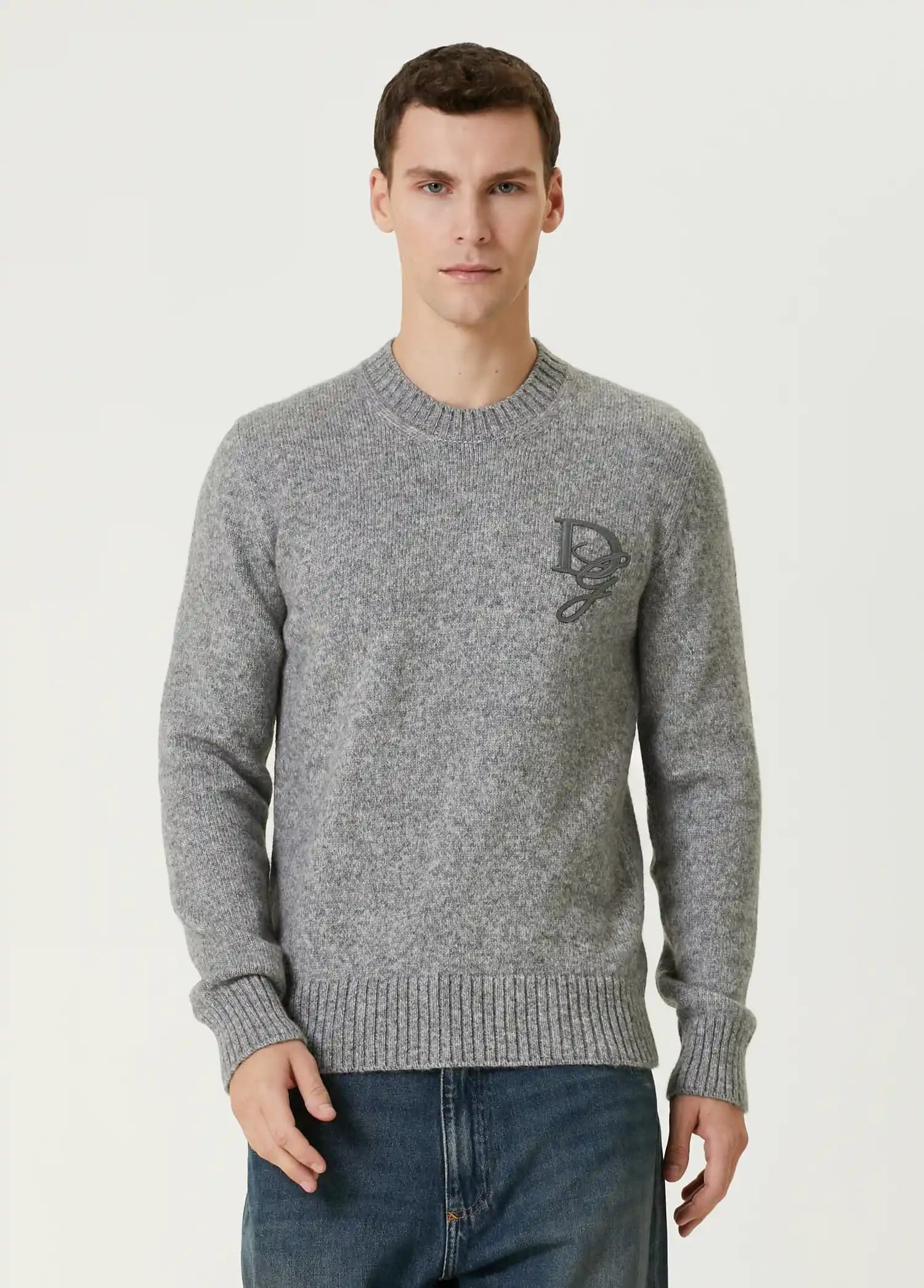 Dolce Gabbana Kazak Koleksiyonlarıyla Kış Moda Trendlerini Yansıtın