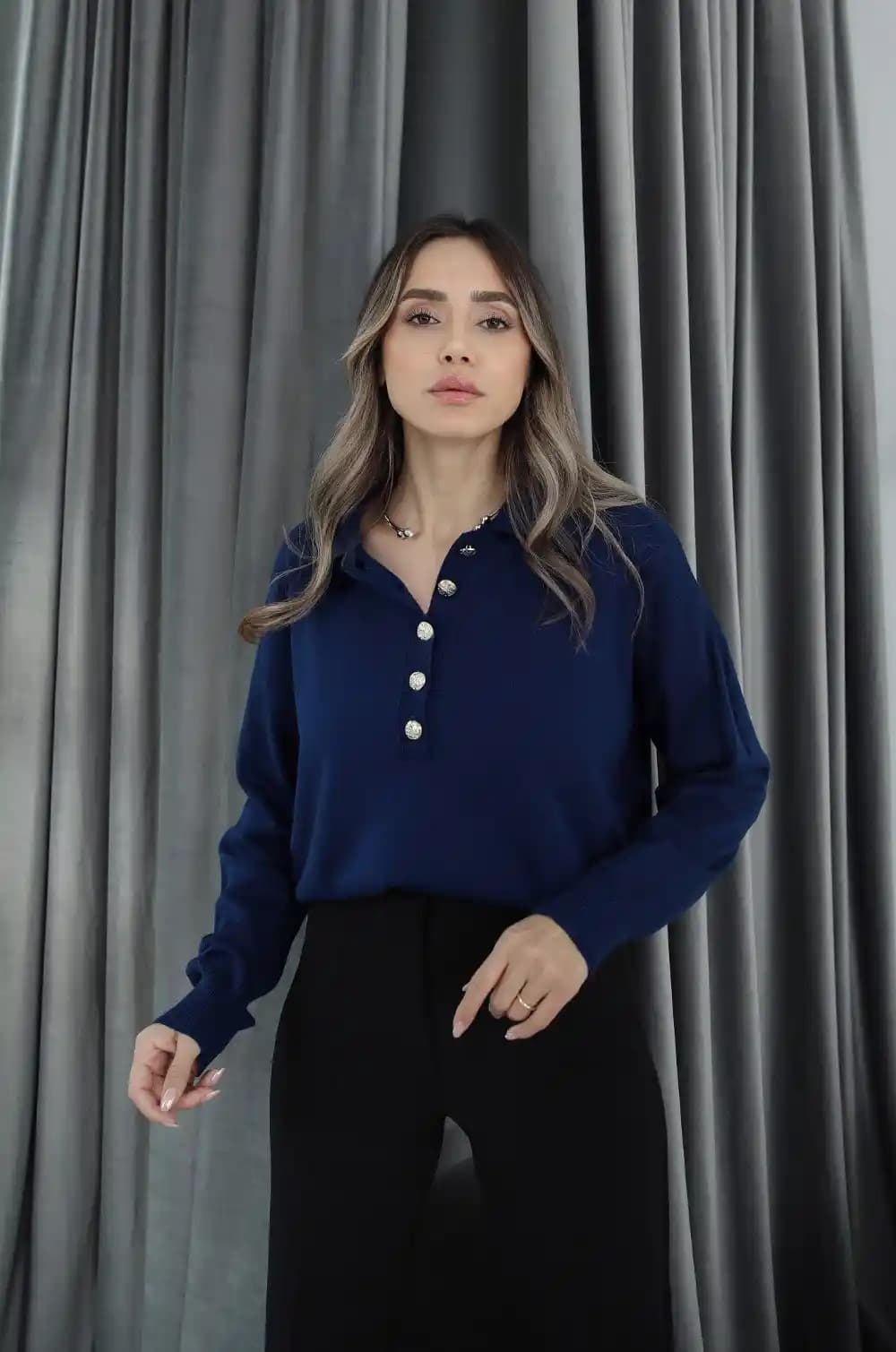 Düğmeli Trikoların Moda Dünyasındaki Yeri ve Stil İpuçları