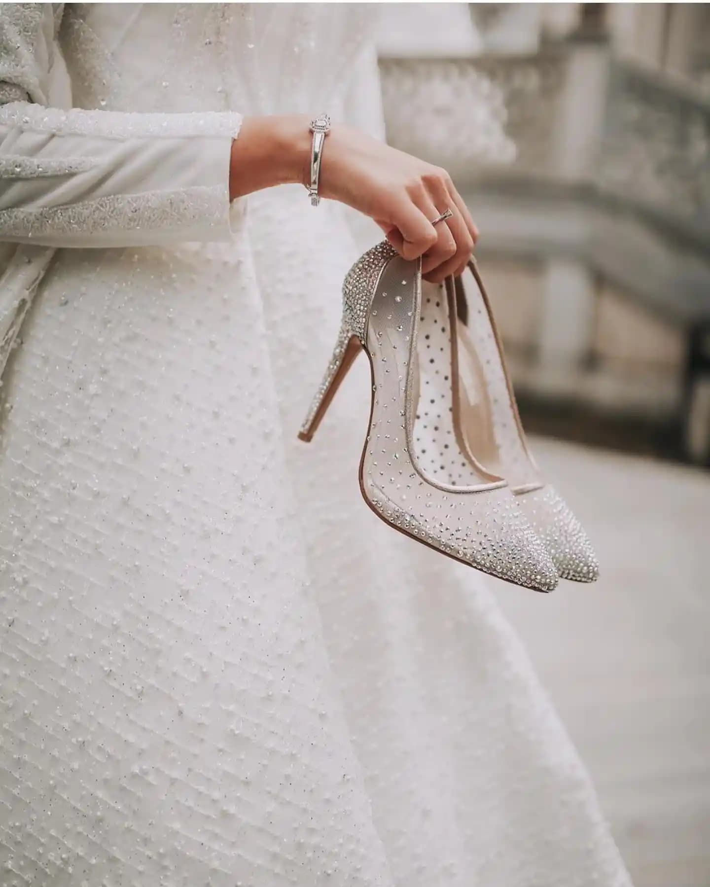 Düğün Ayakkabısı Seçimi: Şıklık ve Konforu Bir Arada Sunan Modeller
