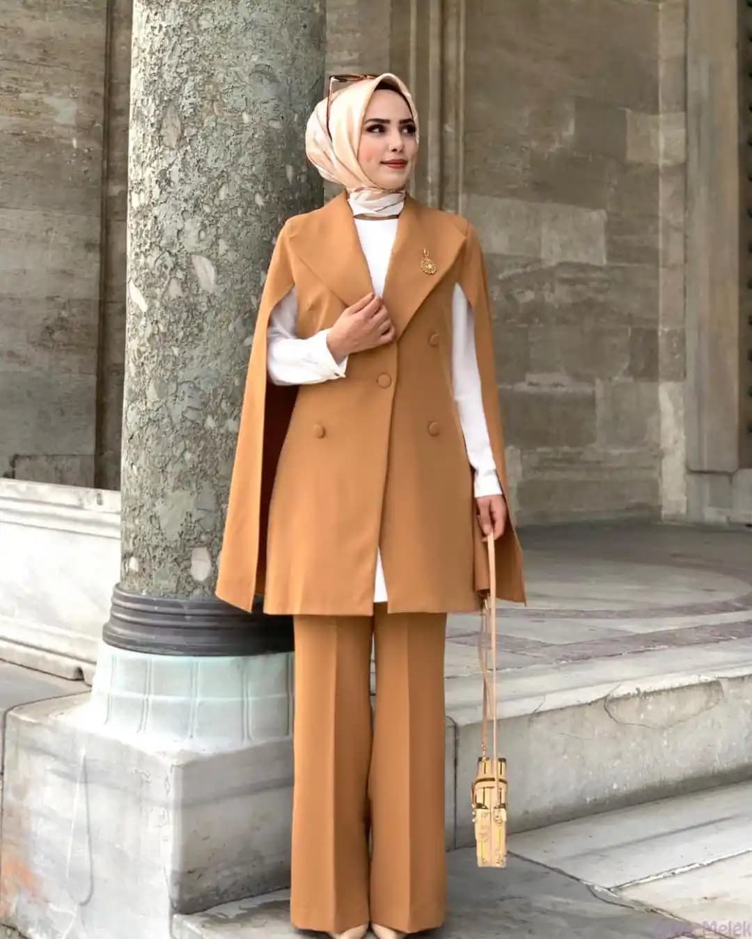 Düğünler İçin Kumaş Pantolon Kombinleri: Şıklık ve Konforun Bir Arada Sunumu