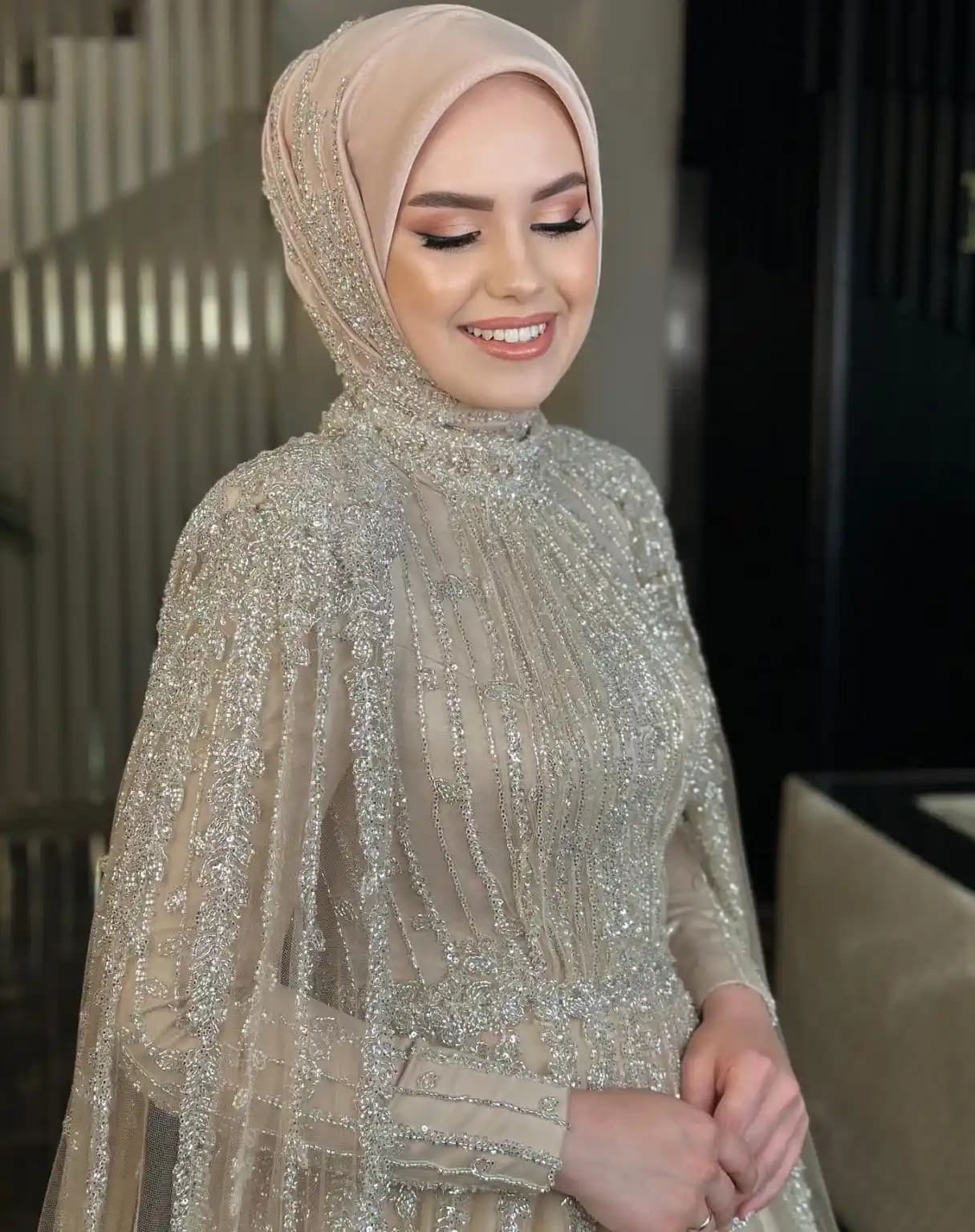 Düğünlük Kıyafet Modelleri ve Trendler: Stil İpuçları ve Güncel Seçenekler