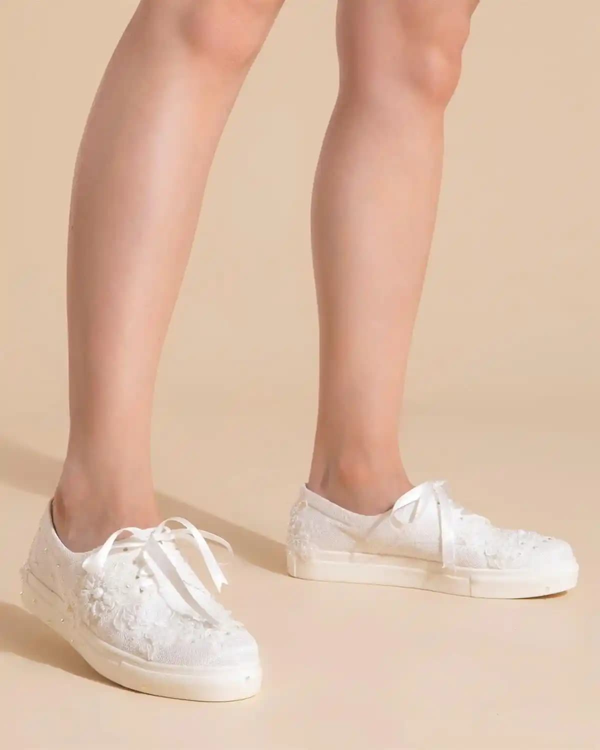 Düz Gelin Ayakkabısı Seçimi ve Trendleri: Rahat ve Şık Bir Gün İçin Rehber