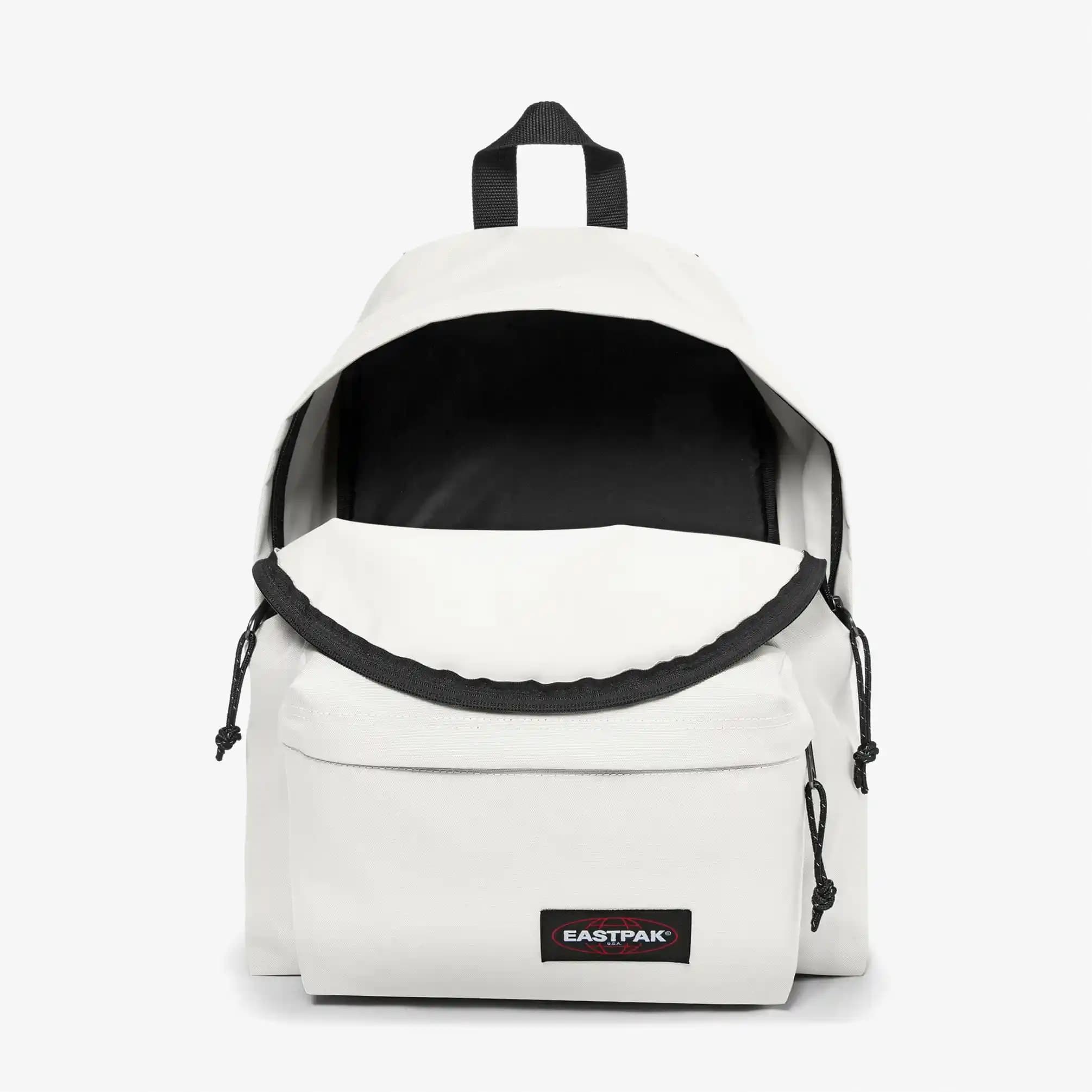 Eastpak Beyaz Sırt Çantası: Moda ve Fonksiyonelliğin Mükemmel Buluşması