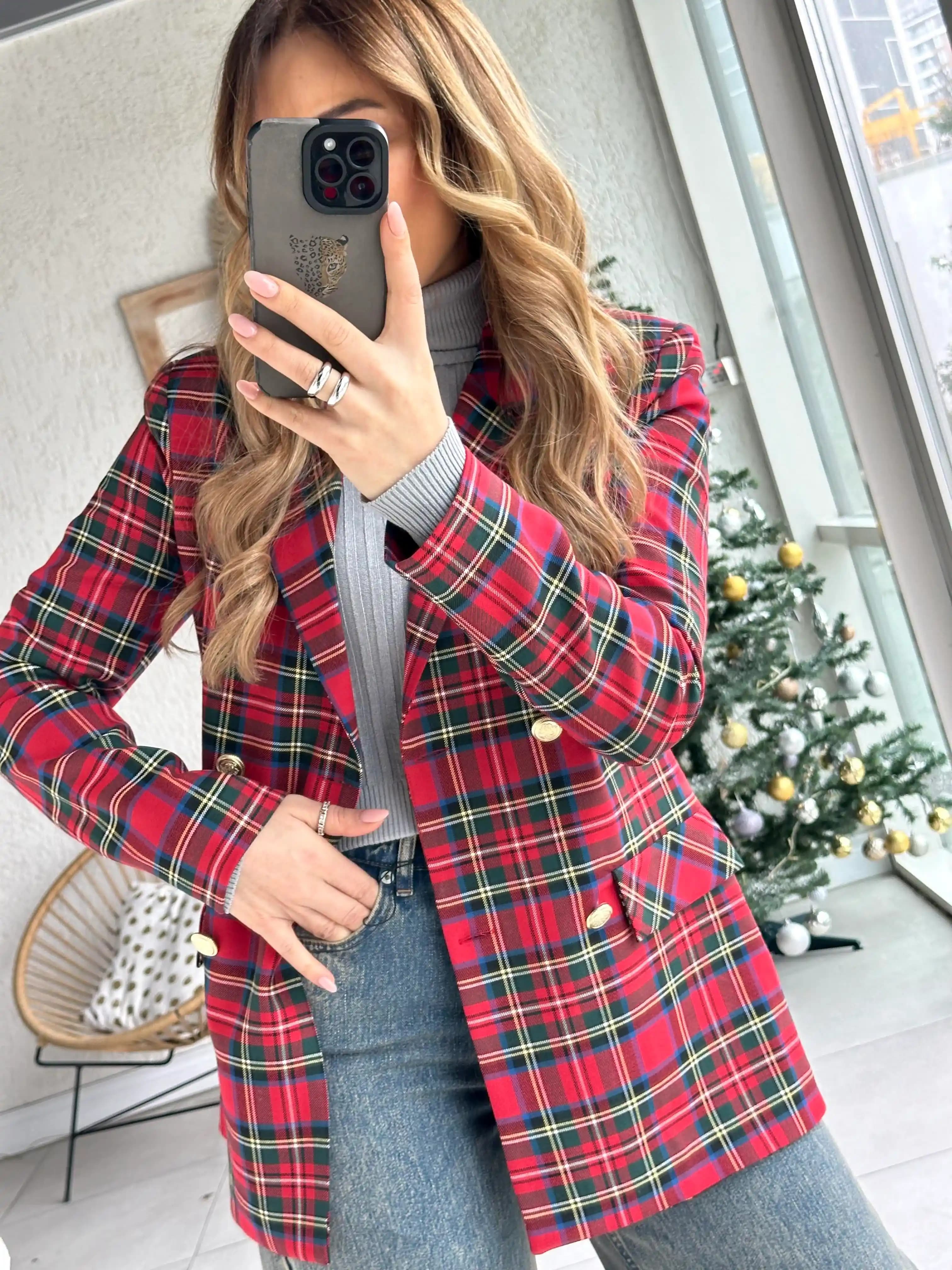 Ekoseli blazer ceketler ile şıklığınızı yükseltin klasik ve modern tarzlar için ideal seçenek