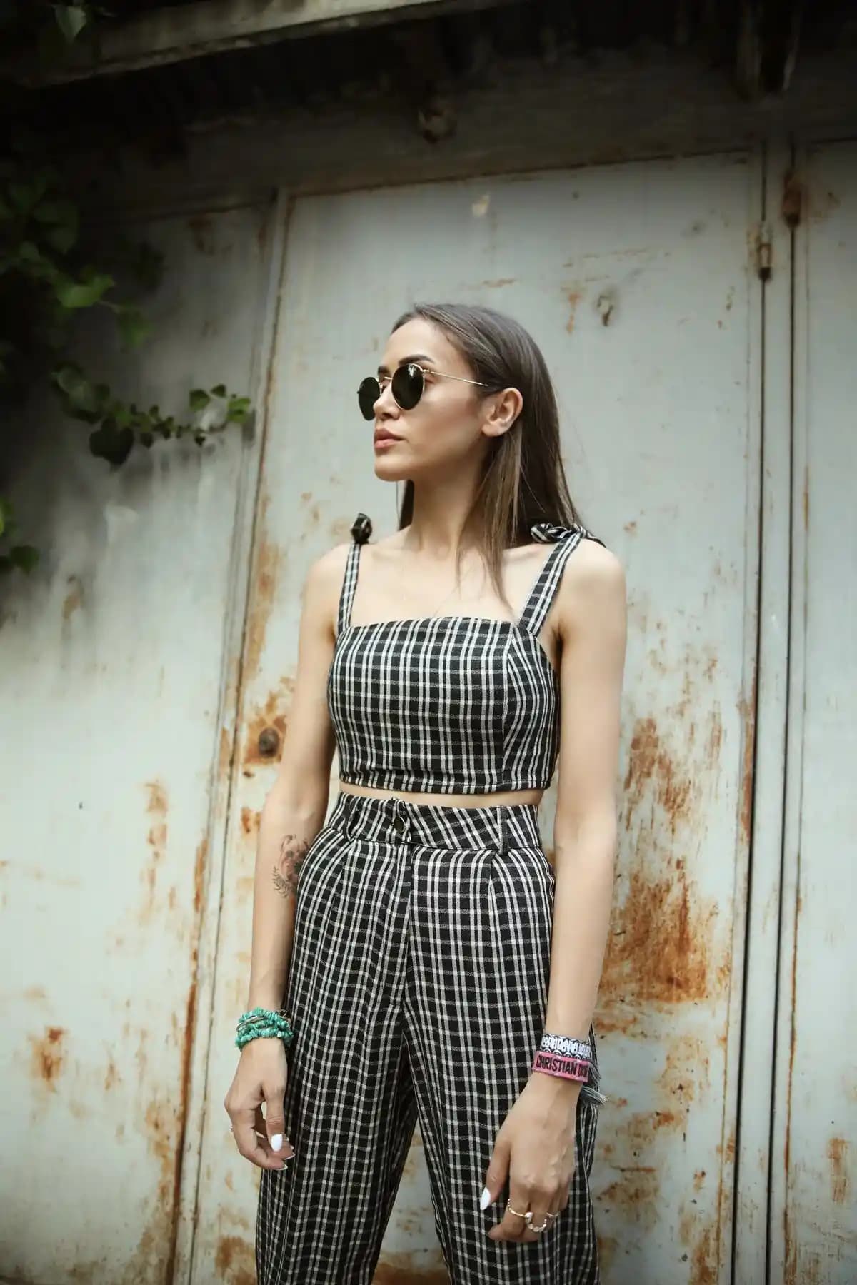 Ekoseli Takım: Moda Dünyasında Zamansız ve Çok Yönlü Bir Parça Özellikleri ve Kombinasyon İpuçları