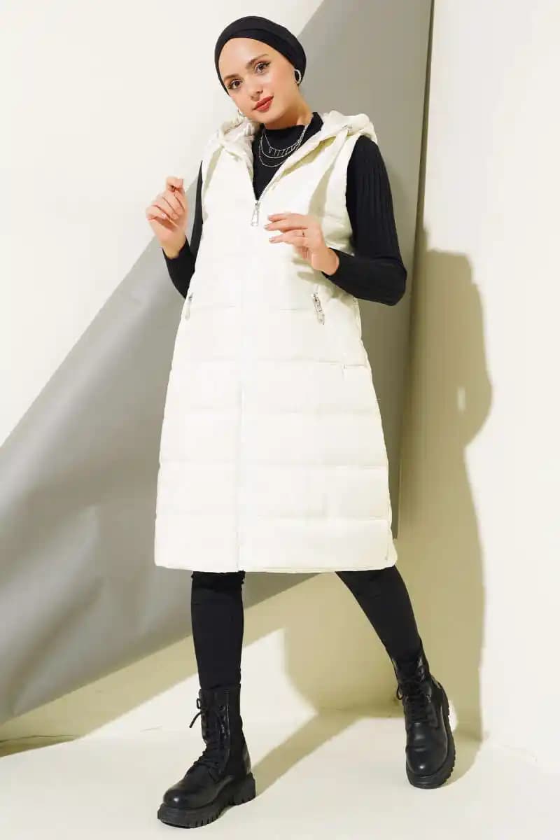 Ekru Şişme Yelek Modası: Güncel Trendler ve Kombinasyon Önerileri