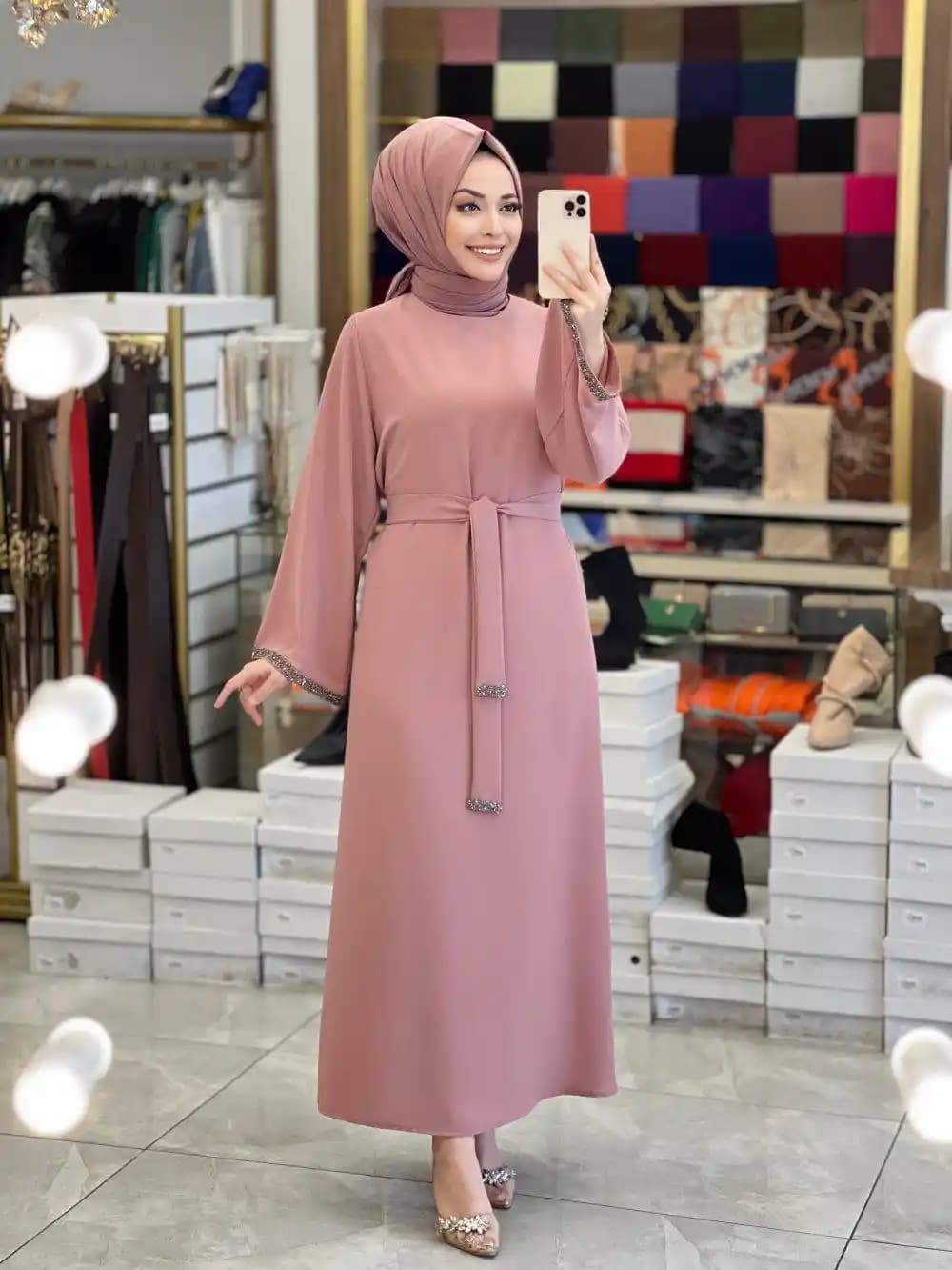 Elbise Kolu Modelleri: Moda ve Şıklığın Detaylarındaki Güncel Trendler ve Seçim İpuçları