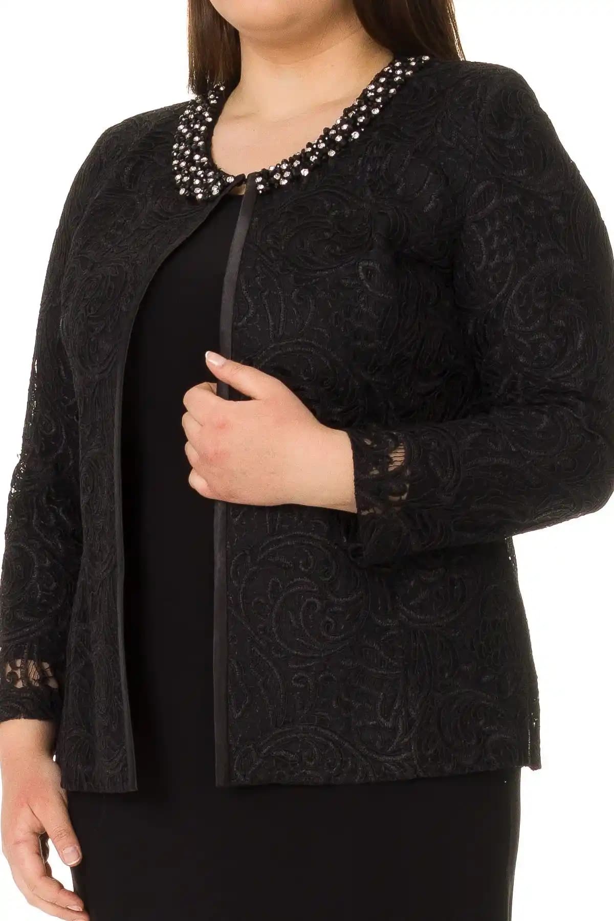 Elbise Üstü Ceketler: Moda Dünyasında Şıklık ve Fonksiyonellik İçin En İyi Seçenekler