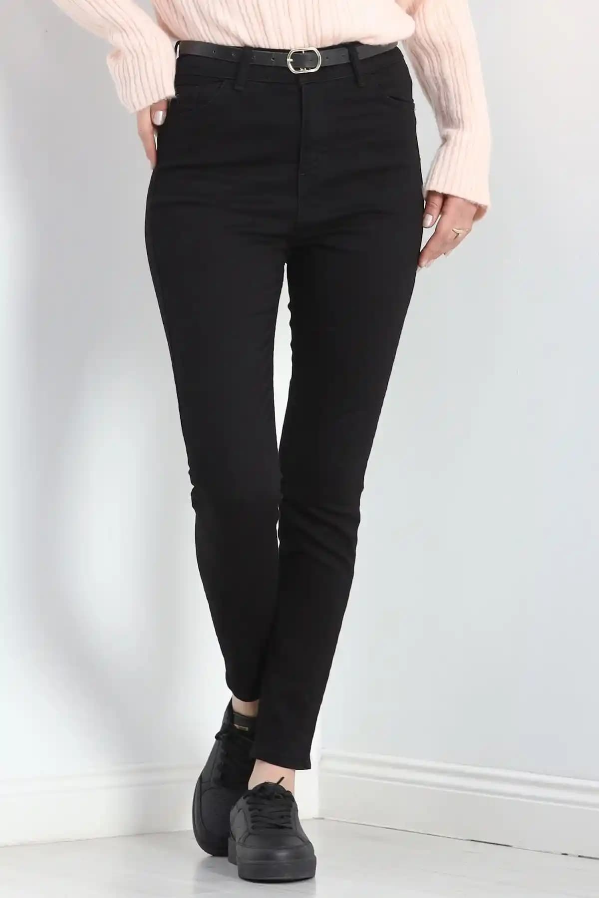 En İyi Siyah Kot Pantolon Seçenekleri ve Moda Trendleri 2024