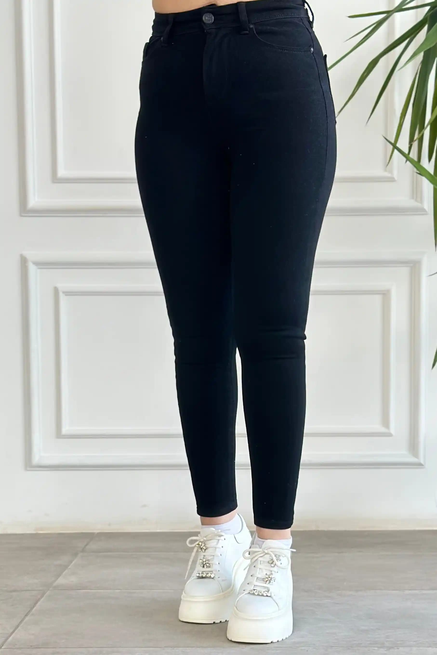 En Küçük Pantolon Bedeni Nedir? Ölçümler ve Moda Trendleri Hakkında Bilgiler