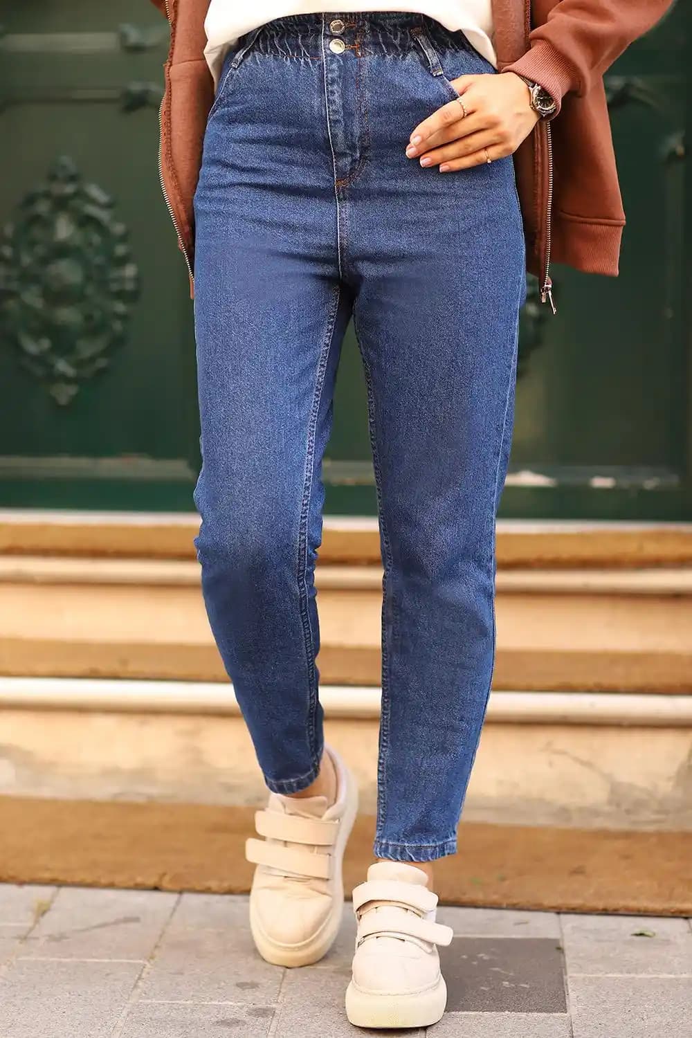 En Uygun Kot Pantolon Nasıl Seçilir ve Stilinizle Uyumlu En İyi Modeli Bulunur