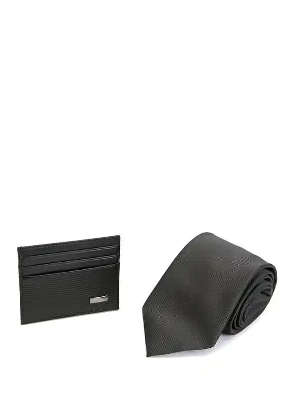 Erkek Aksesuar Setleriyle Şıklık ve Fonksiyonelliği Yakalayın