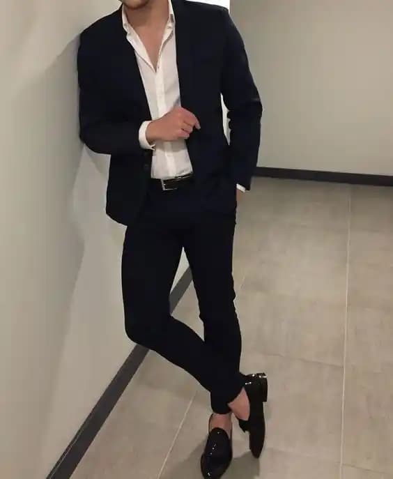 Erkek Balo Kıyafetleri: Modern ve Klasik Tasarımlarla Şıklık ve Zarafet Rehberi