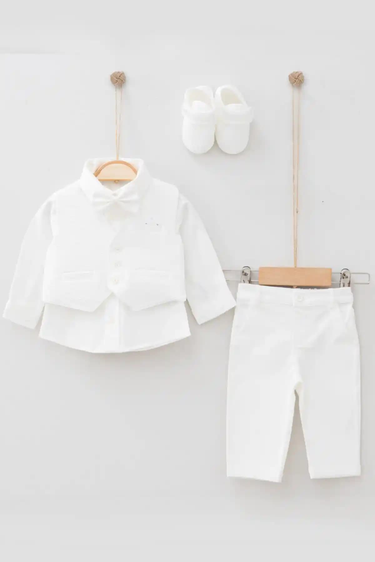 Erkek Bebek Smokin Takımı: Moda ve Şıklığın Zarif Simgesi