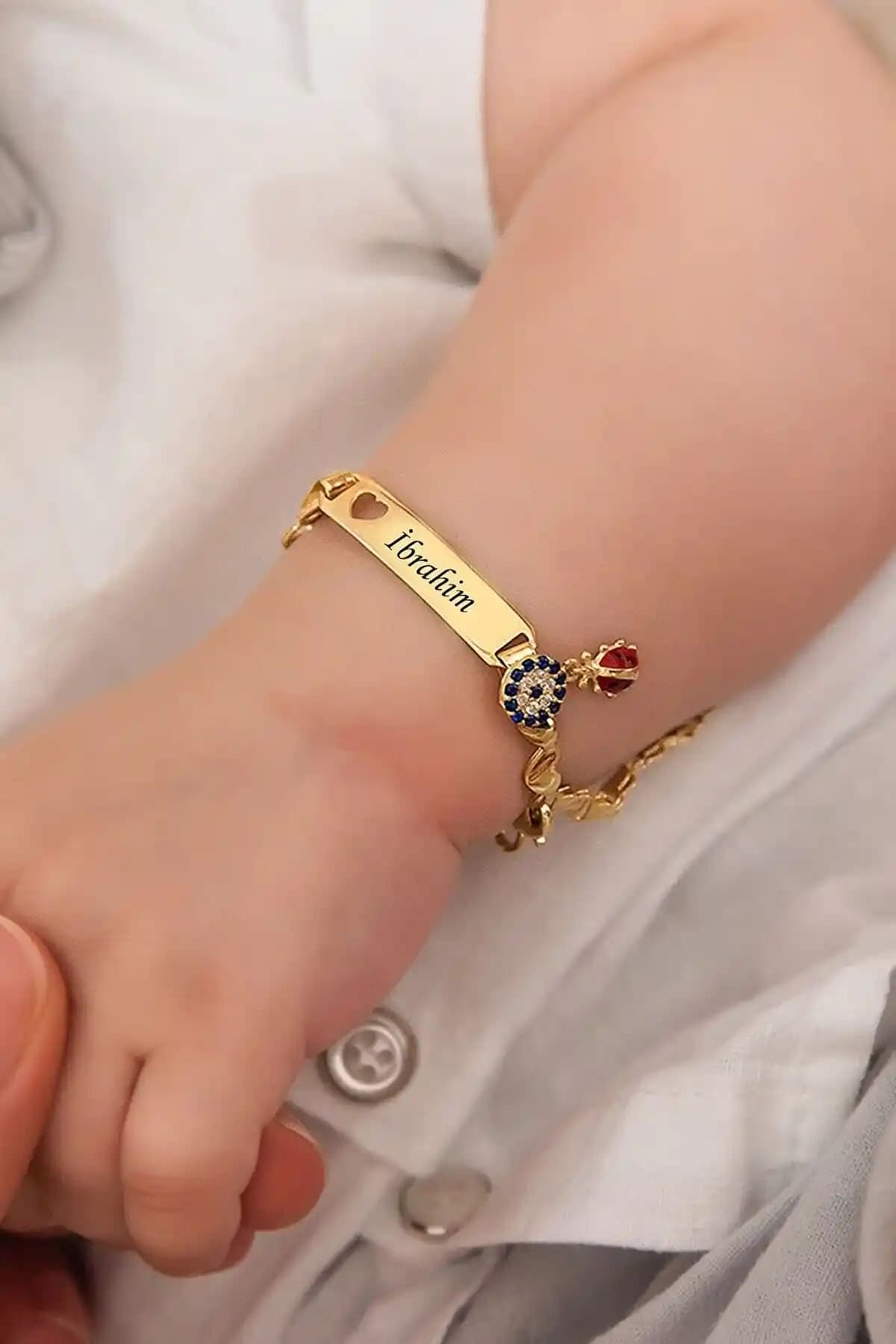 Erkek Çocuk Bileklikleri: Moda ve Kültürel Anlamlar ile Güncel Trendler