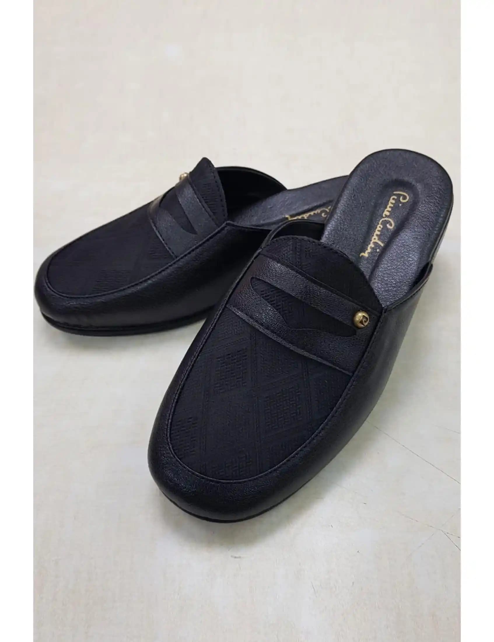 Erkek Damat Modası 2023: Düğünlerde Şıklık ve Modern Trendlerle Uyum Sağlama