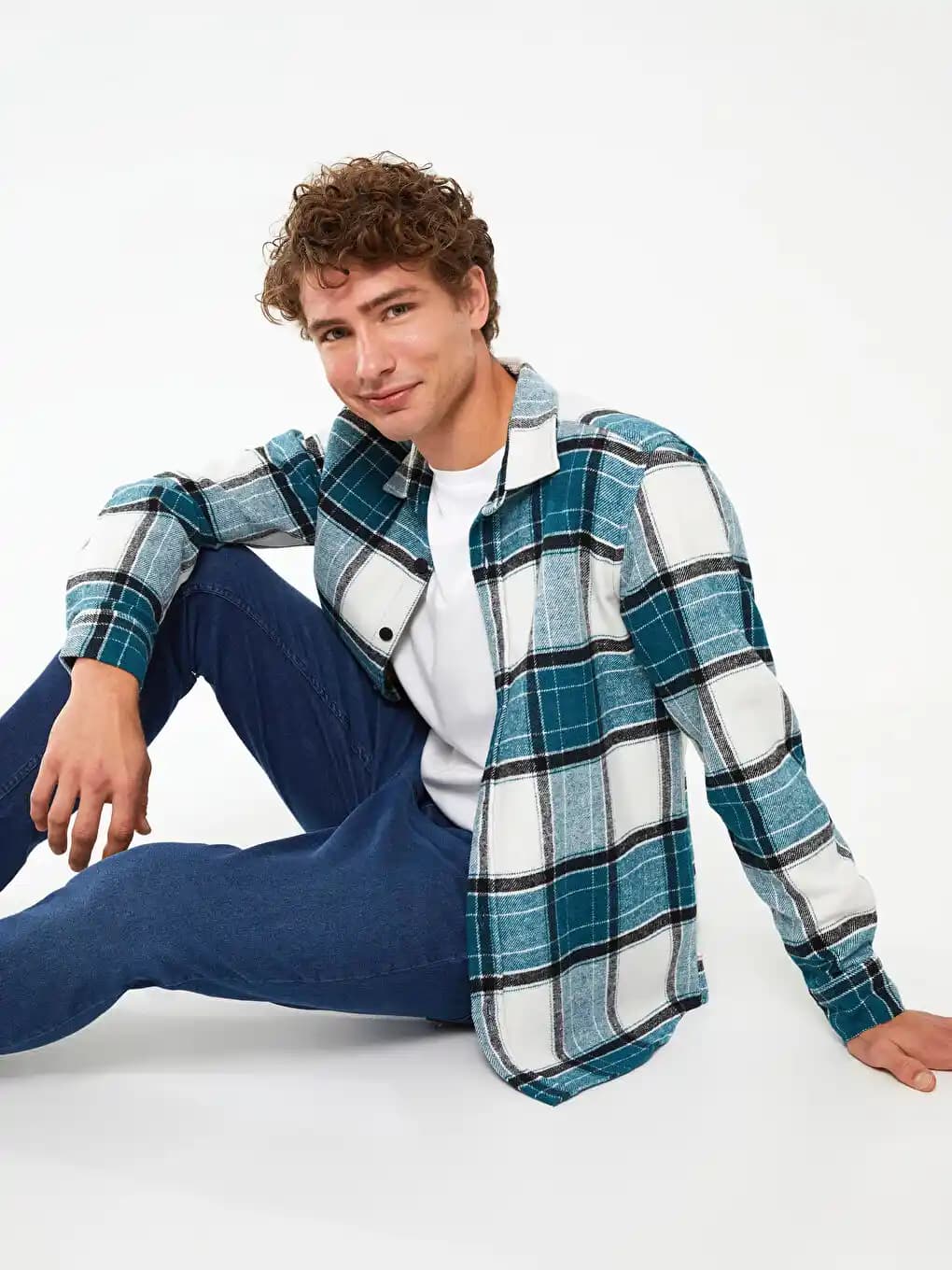 Erkek Ekose Oduncu Gömlekleri: Zamansız Moda ve Stil İpuçları