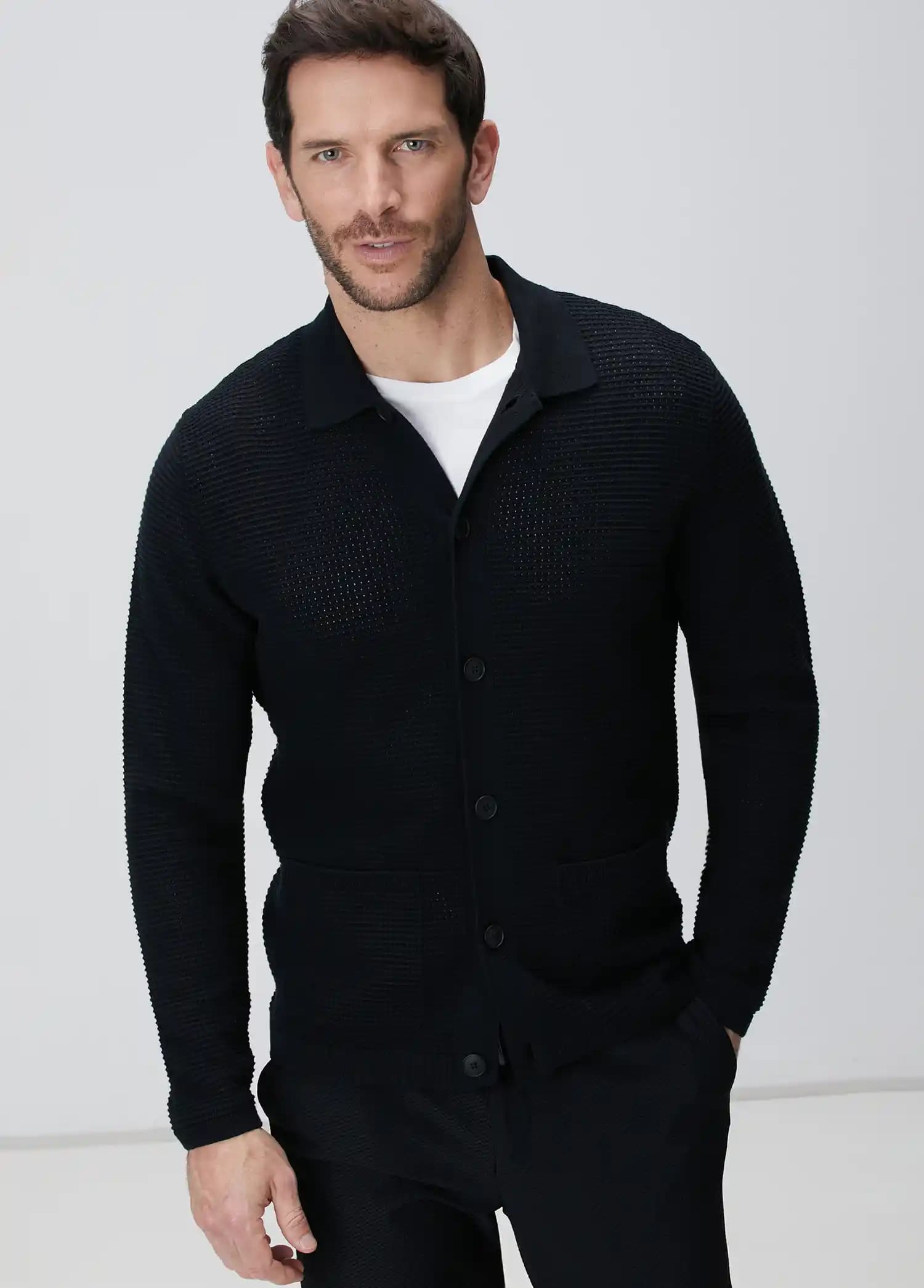 Erkek Hırkası Modası: Güncel Trendler, Kombinasyonlar ve Stil İpuçları