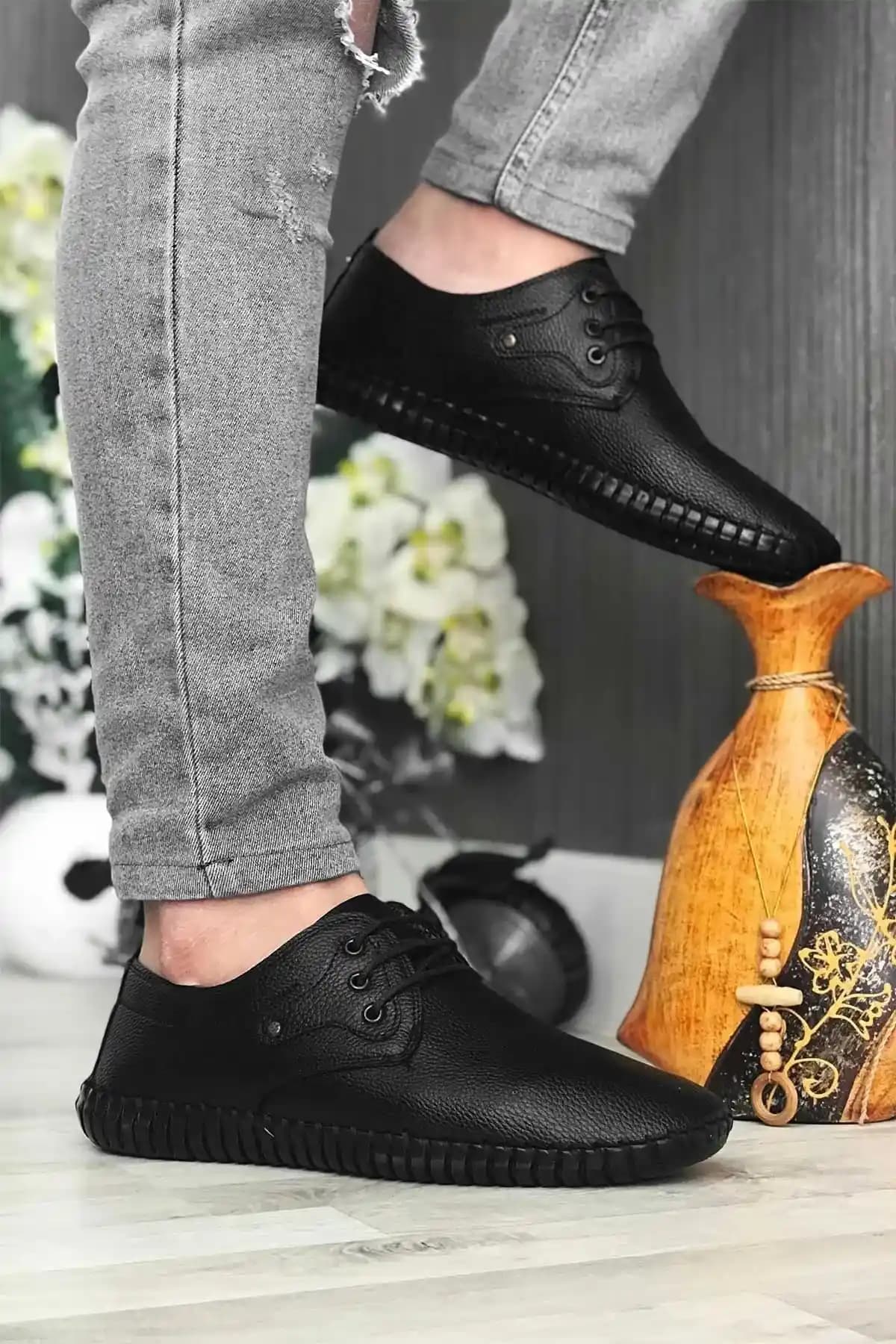 Erkek Modasında 44 Numara Ayakkabı Seçenekleri ve Stil İpuçları