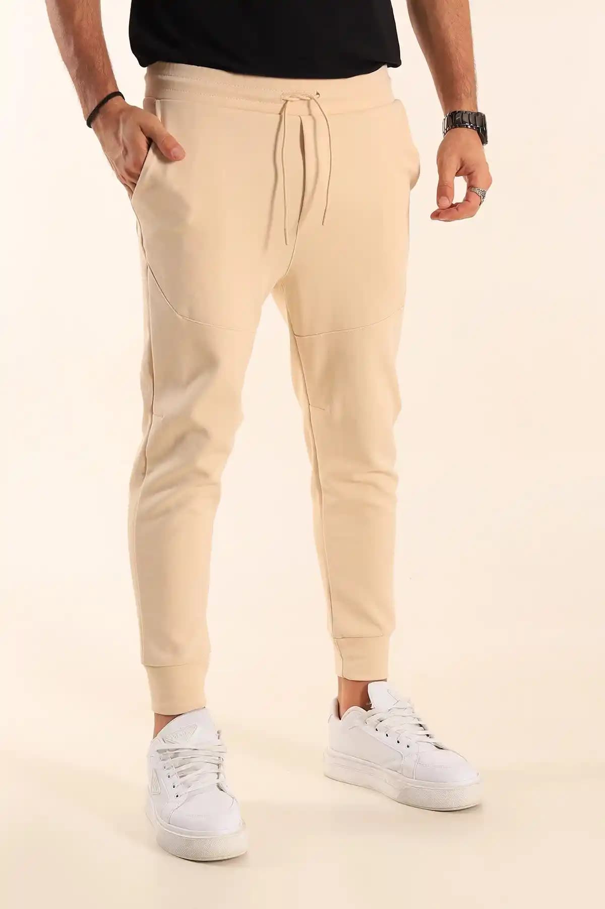 Erkek Modasında Dar Paça Eşofman Altları Güncel Trendler ve Stil İpuçları