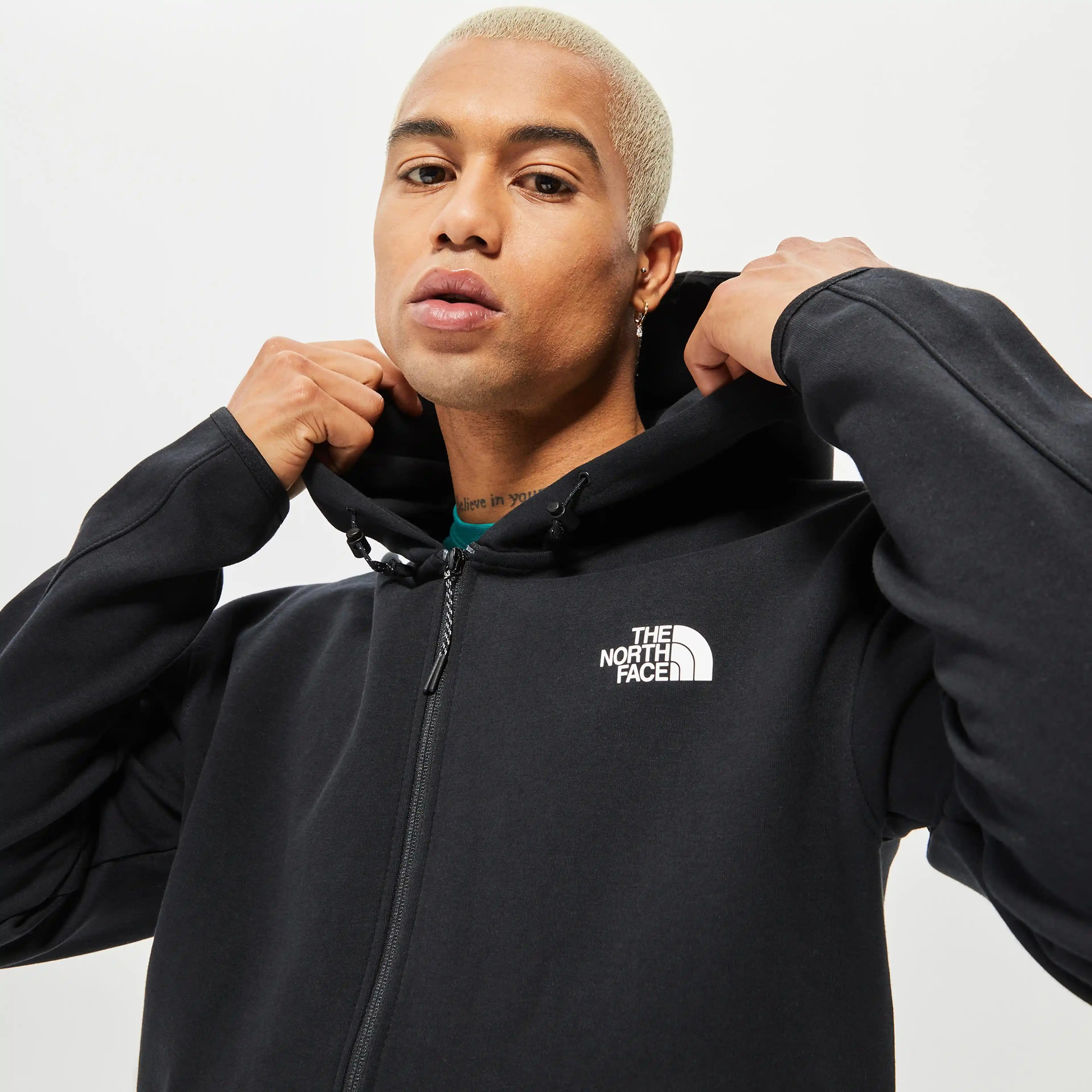 Erkek Modasında Kuzey Yüz Sweatshirtleri: Konfor ve Şıklığın Modern Buluşması