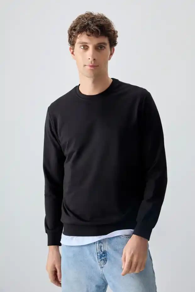 Erkek Modasında Pamuk Sweatshirtler: Rahatlık ve Şıklığın Modern Buluşması