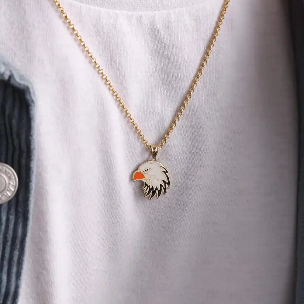 Erkek Modasında Şıklık İçin En İyi Kolye Kombinleri ve Stil İpuçları