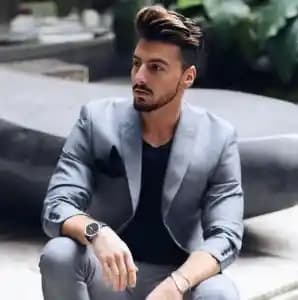 Erkek Modasında Takım Elbise ve Saç Modelleri: Stil ve Trendler Hakkında Kapsamlı Rehber