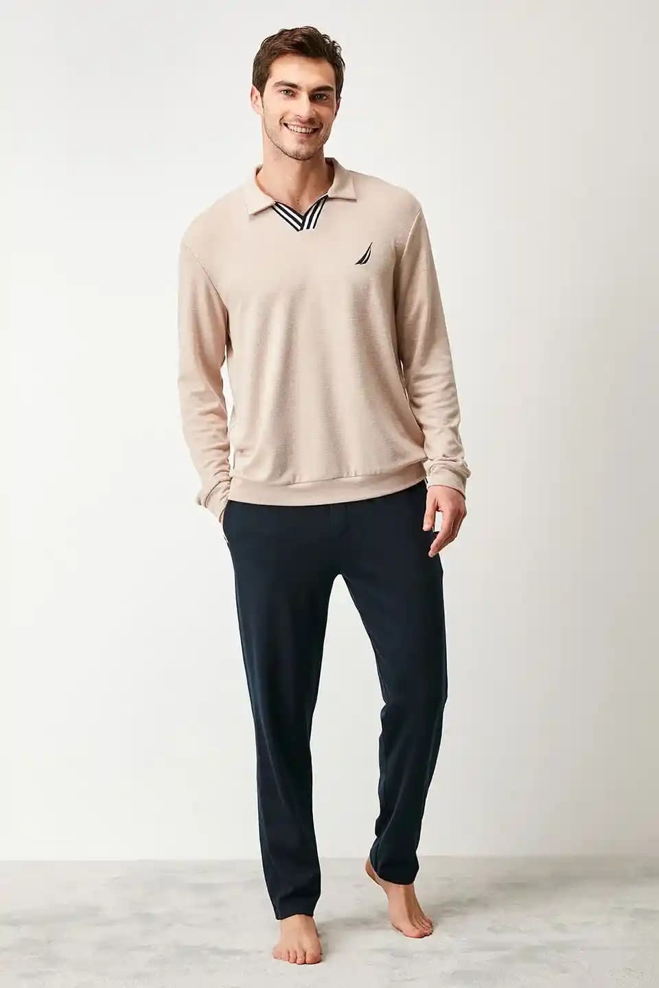 Erkek Polo Tarzı Pijama Takımları: Konfor ve Şıklığın Modern Buluşması