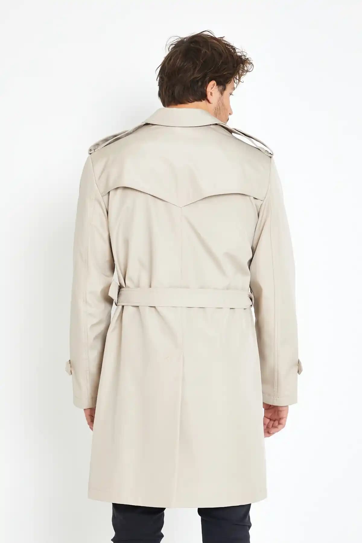 Erkek Trençkot Pardesüleri: Moda Dünyasında Zarafetin ve Fonksiyonelliğin Sembolü