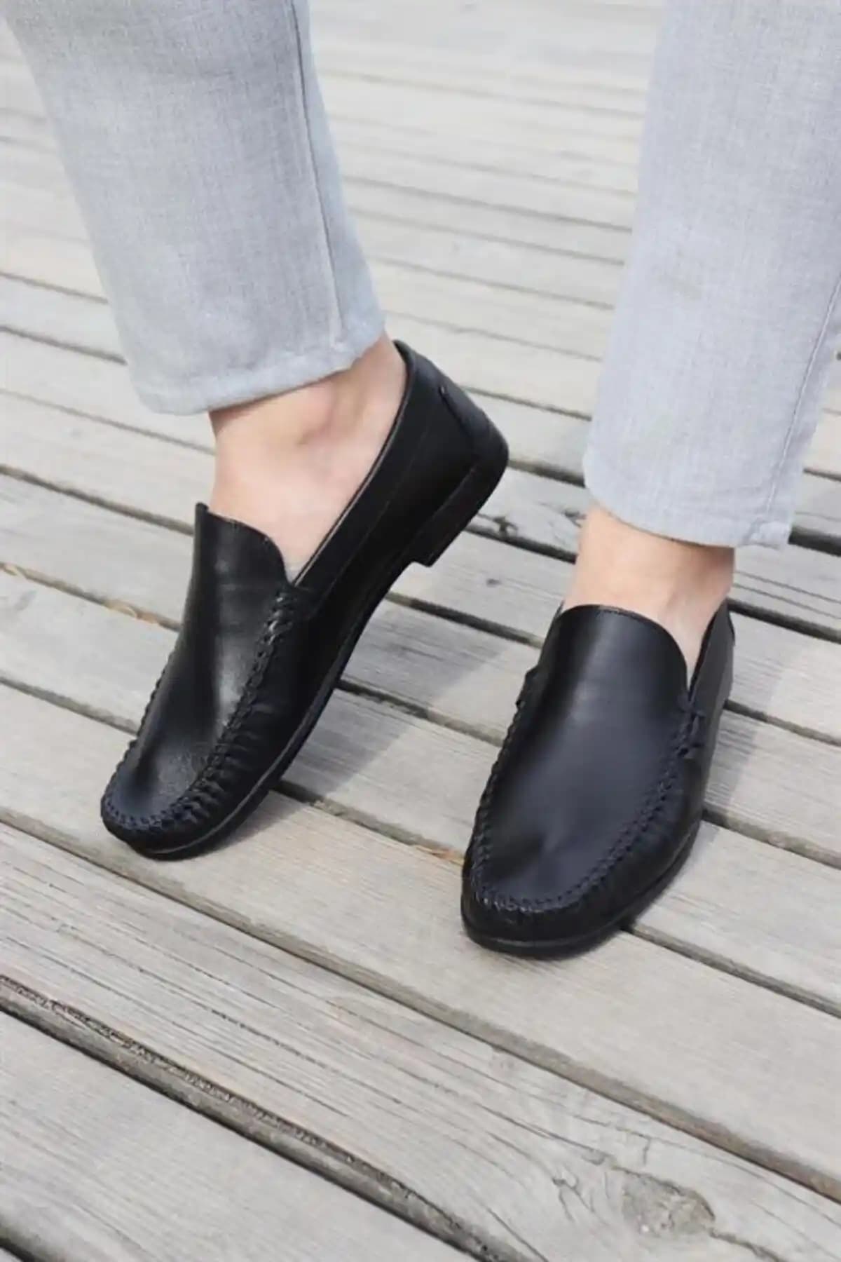 Erkekler İçin Babet Ayakkabı Modası: Rahatlık ve Şıklığın Yeni Trendleri