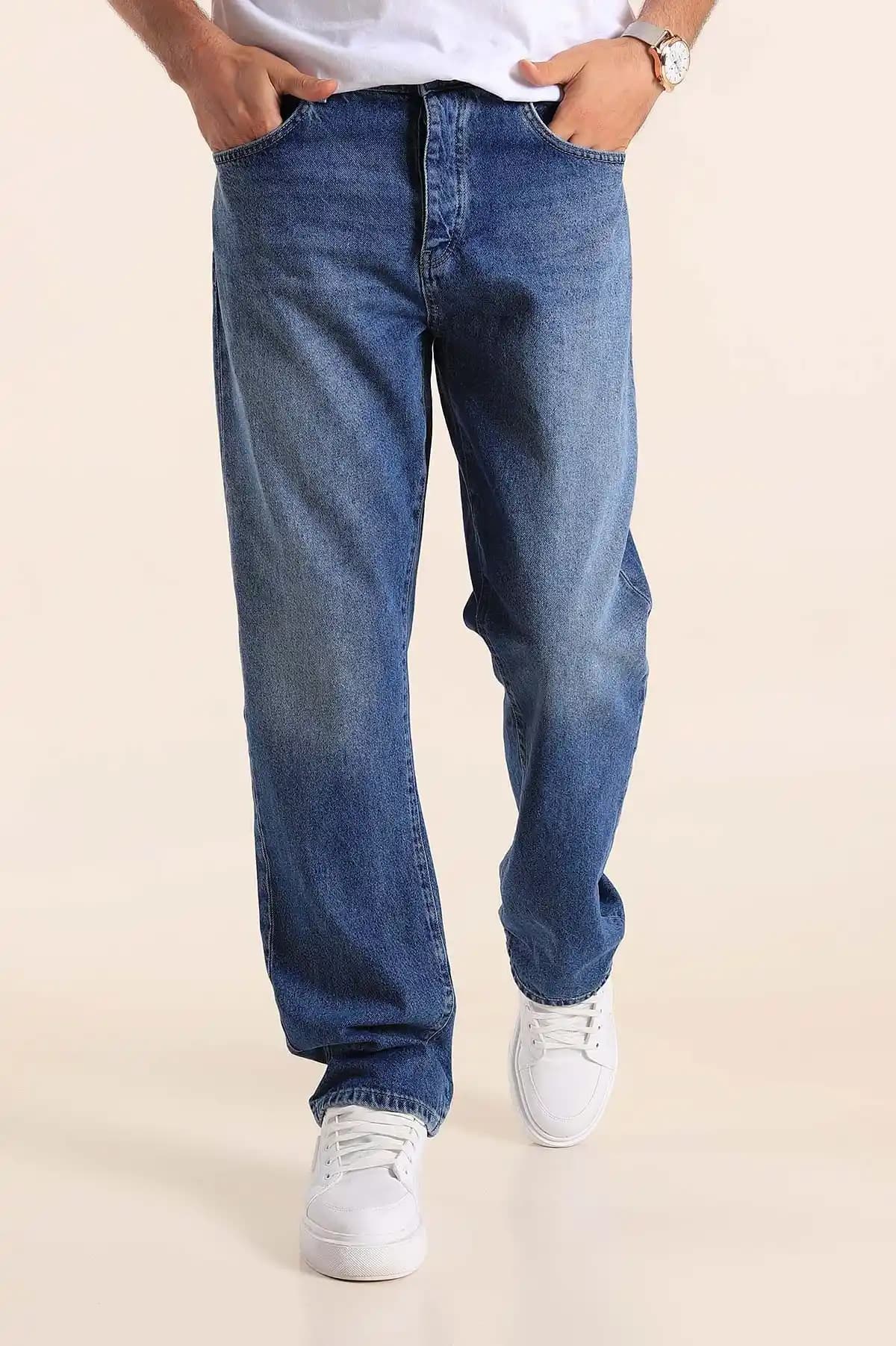 Erkekler İçin Bol Kot Pantolon Kombinleri ve Stil İpuçları Rehberi