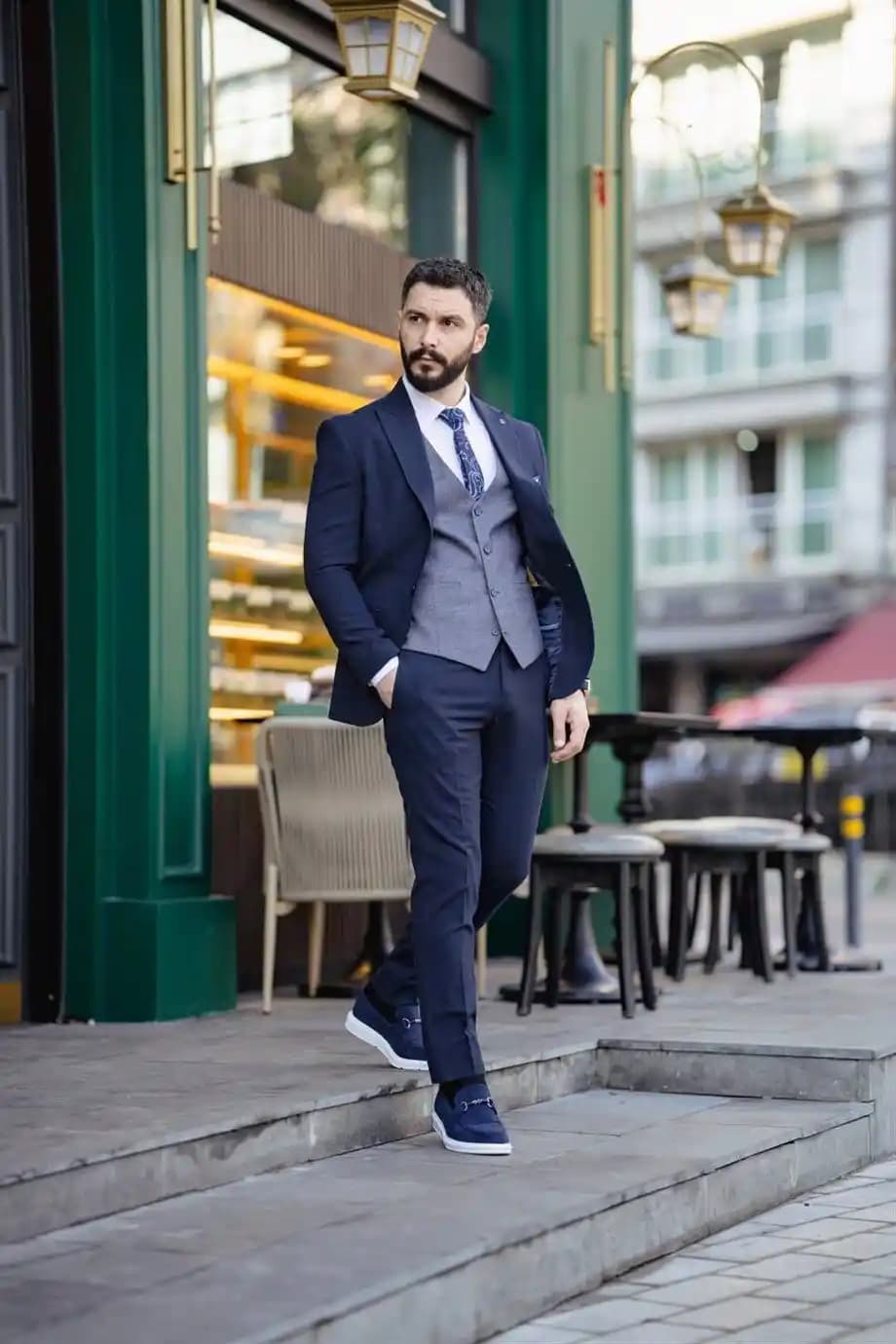 Erkekler İçin Güncel Takım Kombinasyonları ve Stil İpuçları 2025