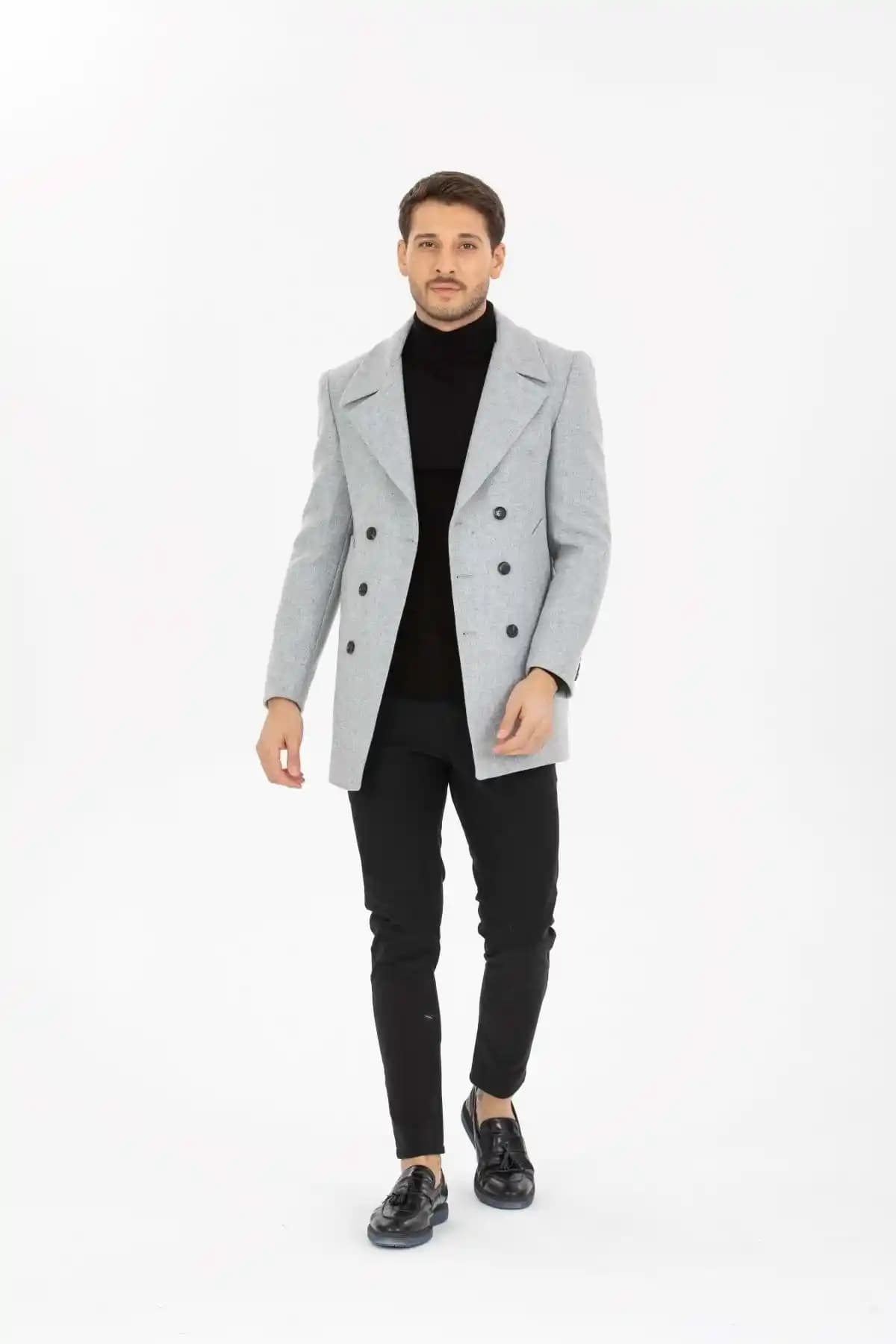 Erkekler İçin Kısa Palto Modası: Güncel Trendler ve Stil İpuçları