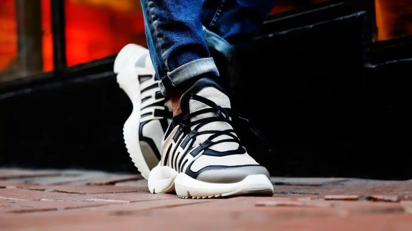 Erkekler İçin Lüks Ayakkabı Markaları ve Moda Trendleri Hakkında Kapsamlı Bilgi