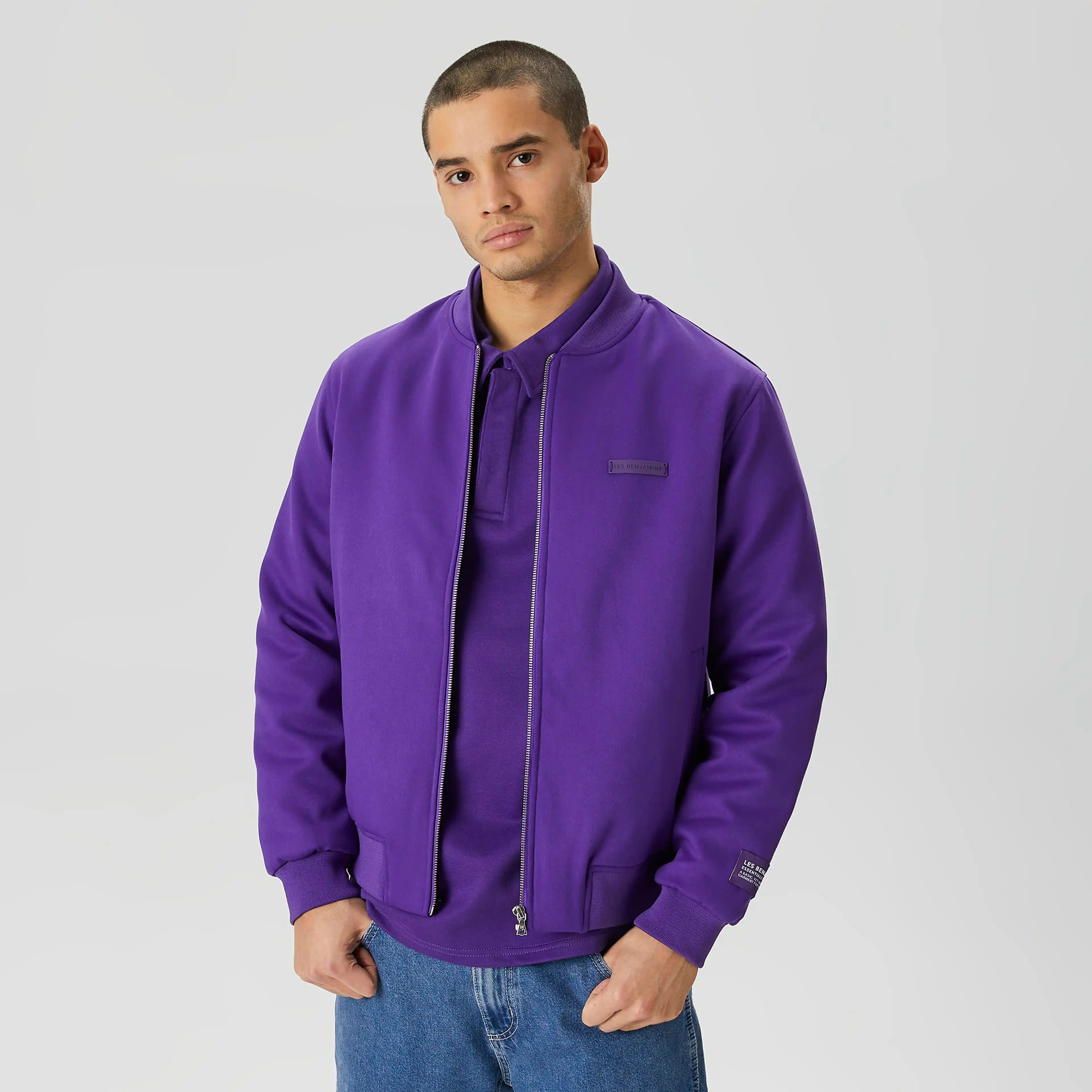 Erkekler İçin Mor Ceket: Moda ve Stil İçin Renklerin Gücü ve Kombinasyon Önerileri