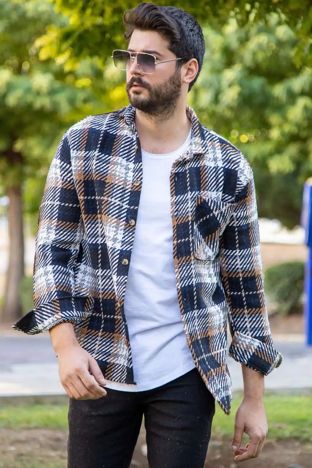 Erkekler İçin Oduncu Gömleği: Moda ve Stil Rehberi