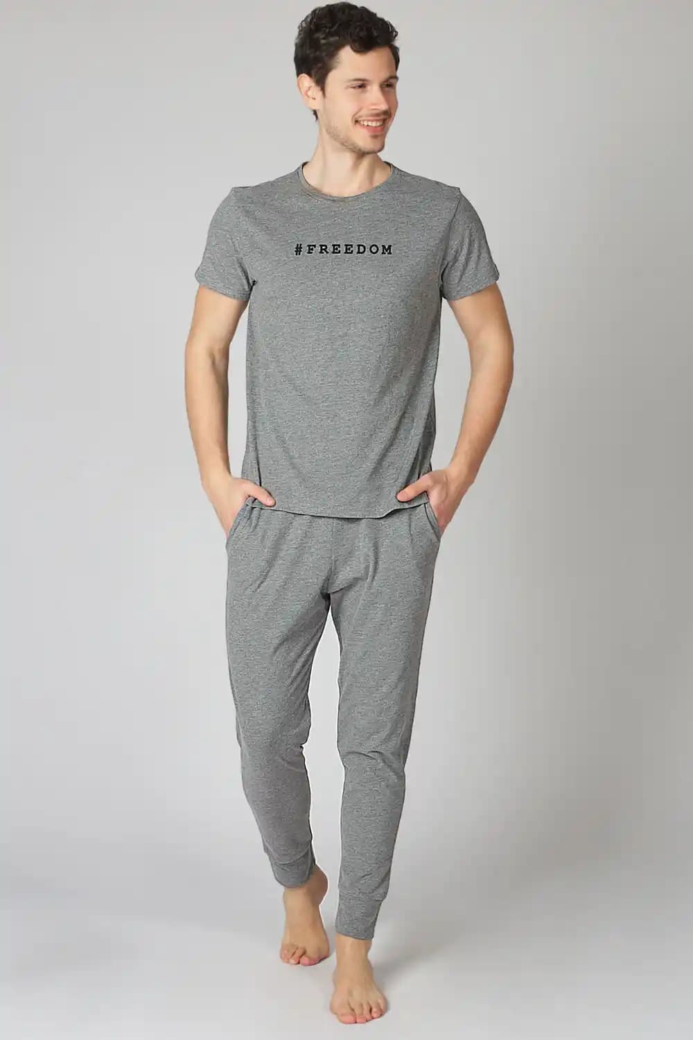 Erkekler İçin Penye Pijama Takımı: Konfor ve Şıklığın Bir Arada Sunulduğu Modern Tasarımlar