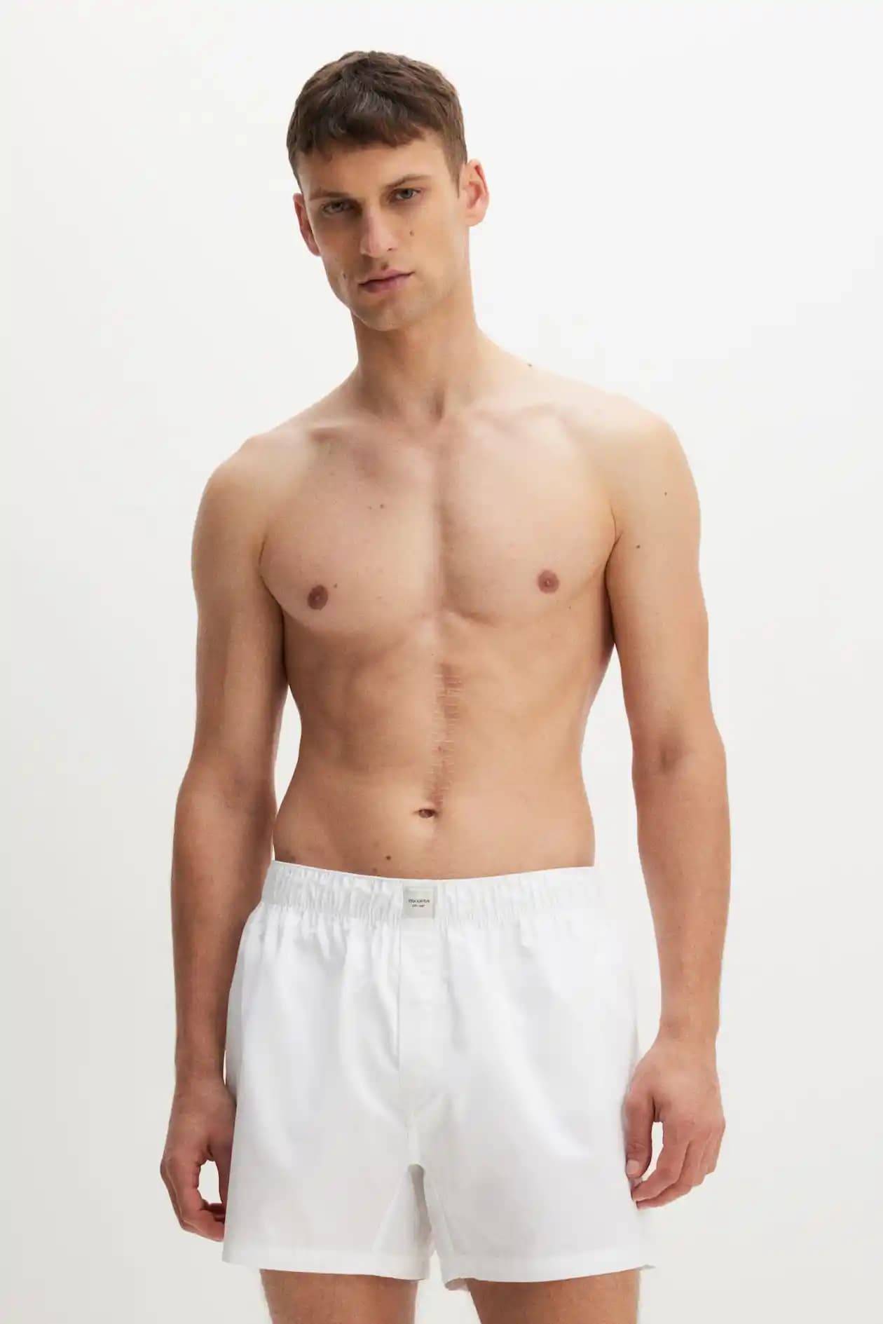 Erkekler İçin Saten Boxer: Şıklık ve Konforun Modern Buluşması
