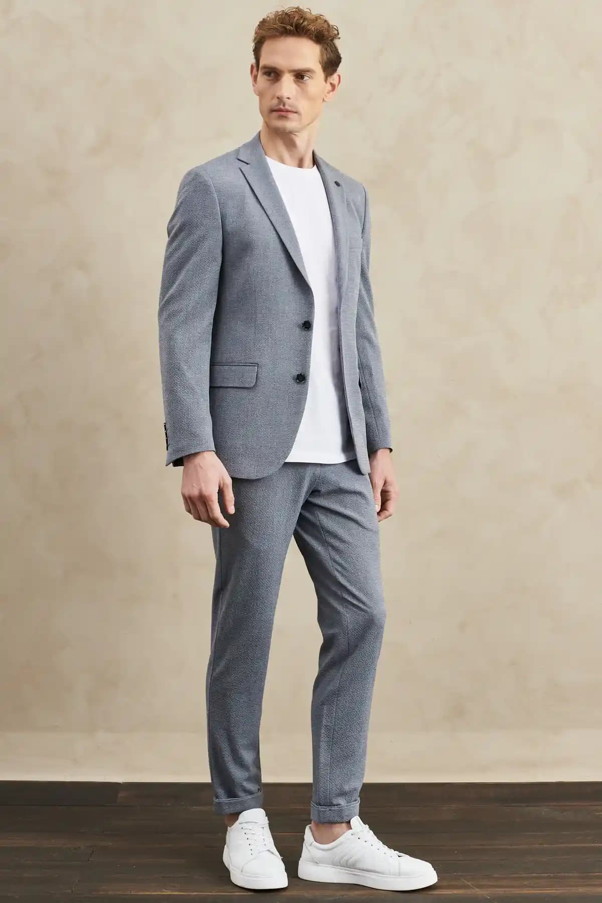 Erkekler İçin Takım Kıyafetleri: Modaya Uygun ve Şık Kombinasyon Önerileri