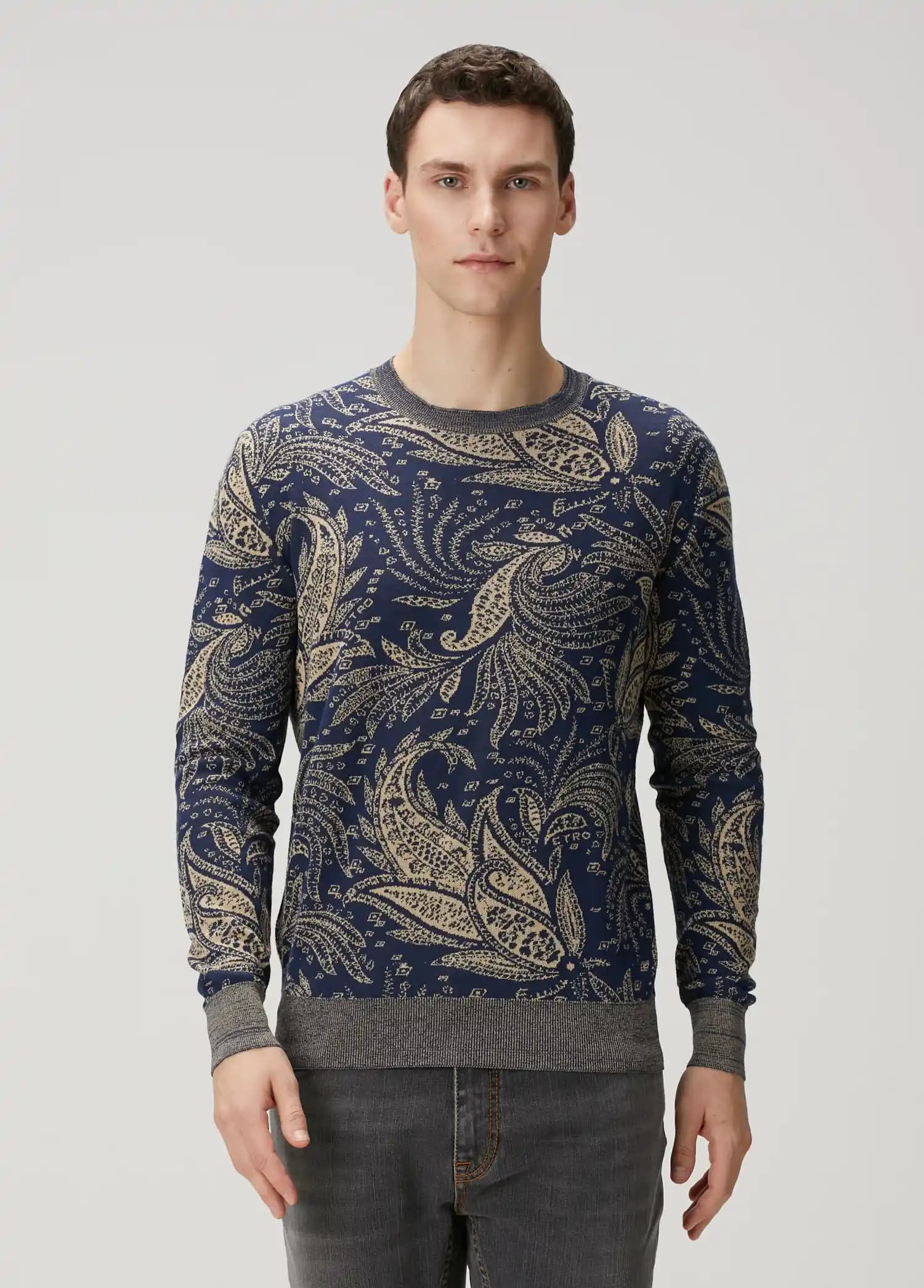 Etro Kazak Koleksiyonu: Şıklık ve Rahatlığın Modern Buluşması