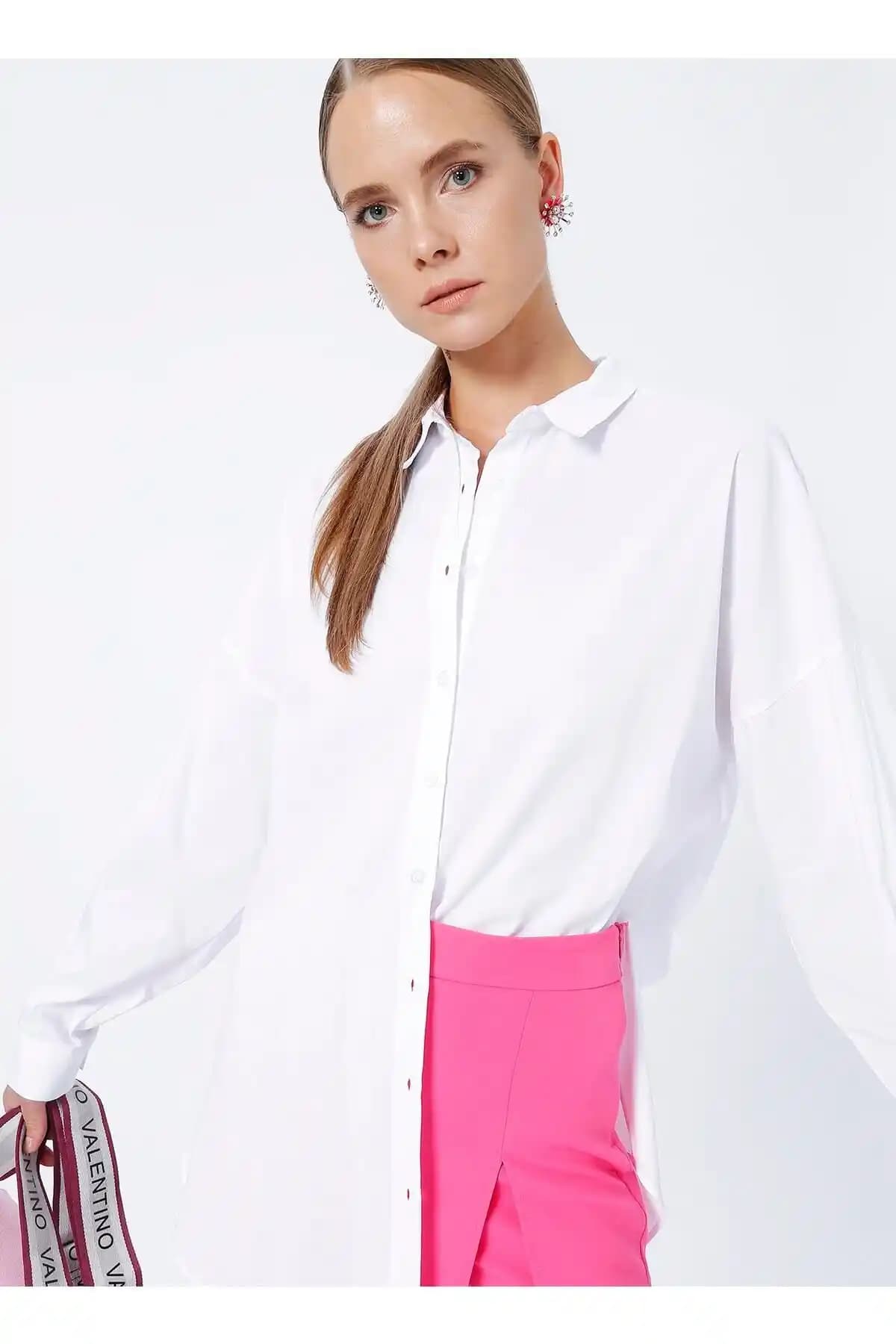 Fabrika Beyaz Gömleklerin Tarihçesi ve Günümüz Moda Trendlerindeki Yeri