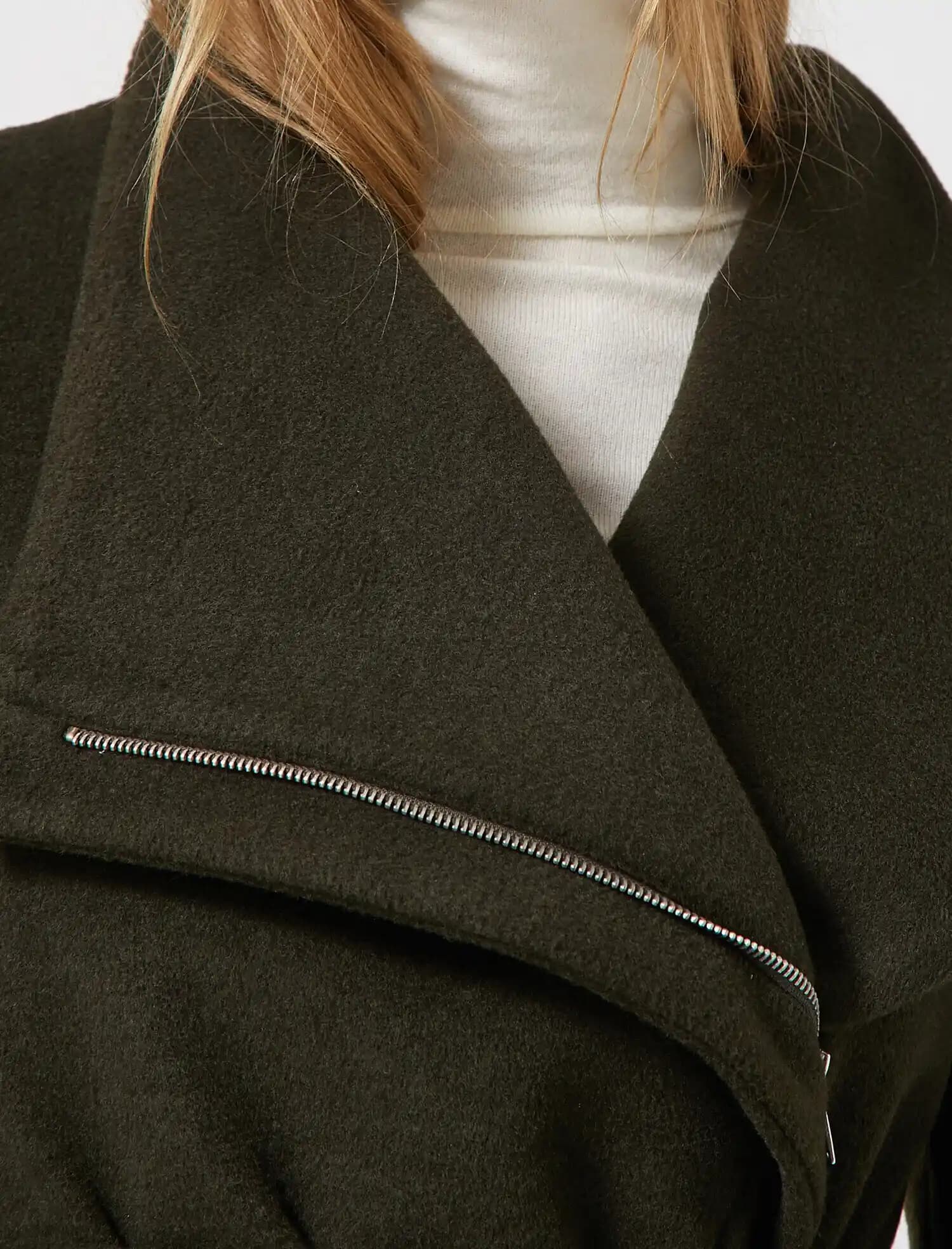 Fermuarlı Kaşe Kabanlar Moda ve İşlevselliğin Modern Buluşması