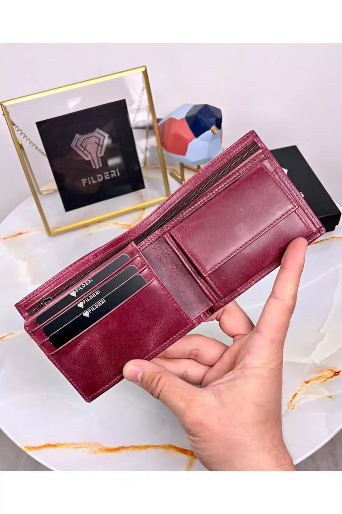 Fil Deri Erkek Cüzdanları: Dayanıklı ve Şık Tasarımlarla Günlük Kullanım İçin Uygun
