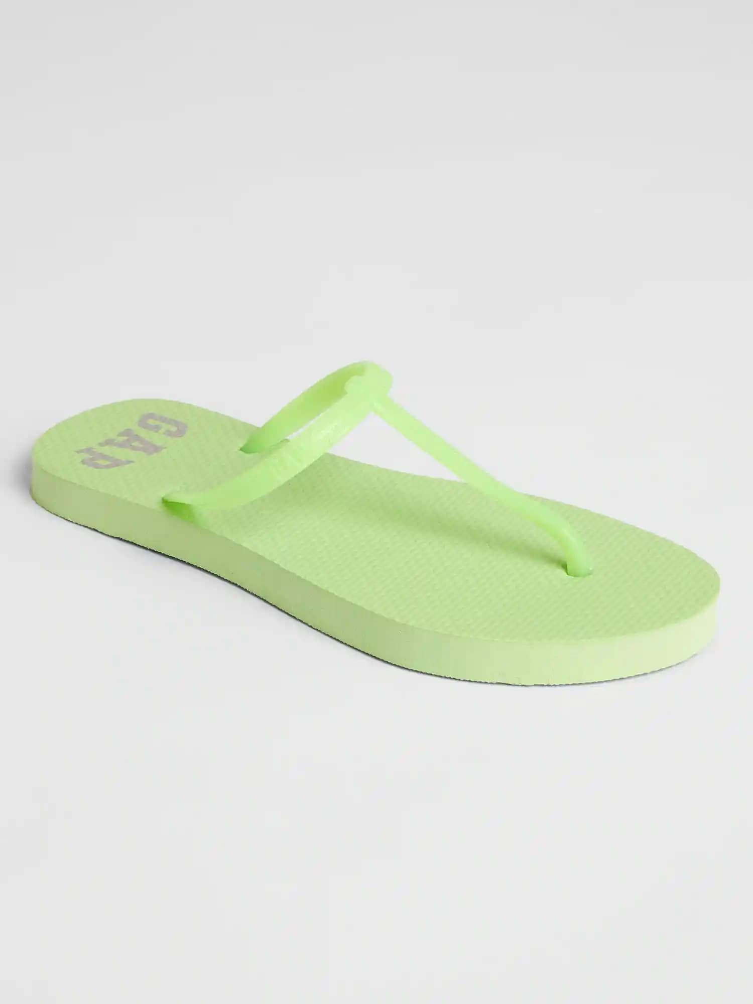 Flip Flop Terlikler: Moda ve Rahatlığın Buluştuğu Güncel Trendler ve Seçim İpuçları