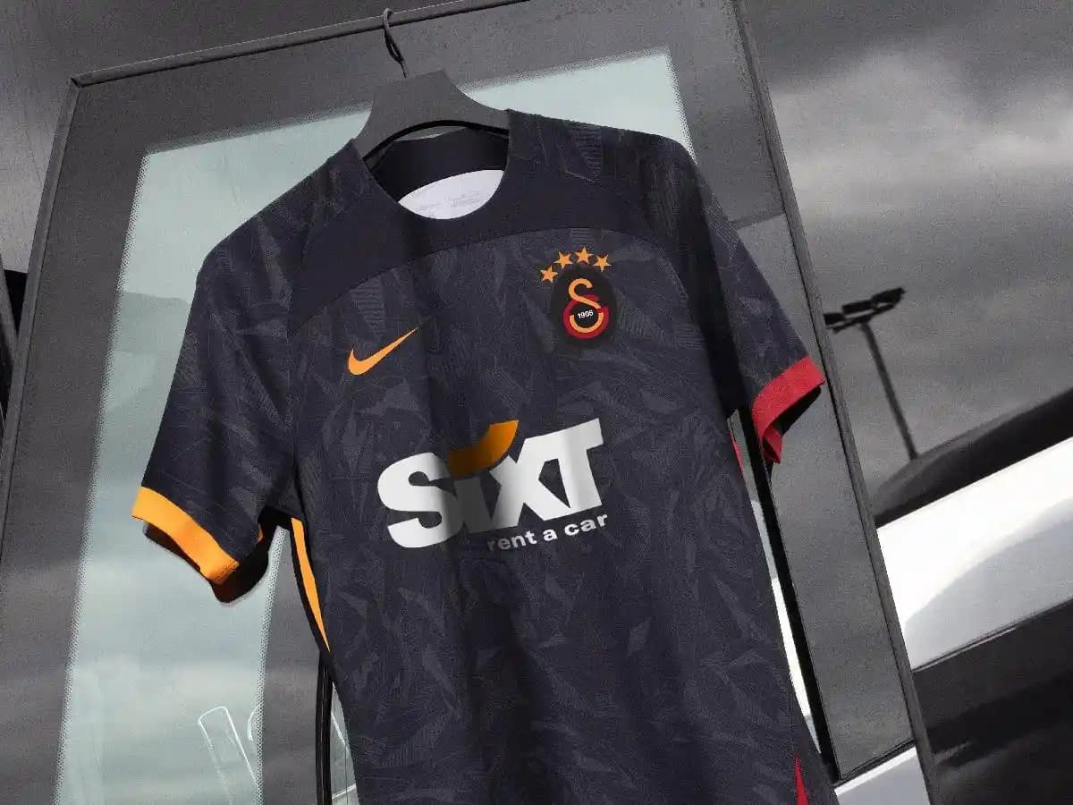 Galatasaray Dış Saha Forması Tasarımı, Stil ve Kullanım Önerileri 2023