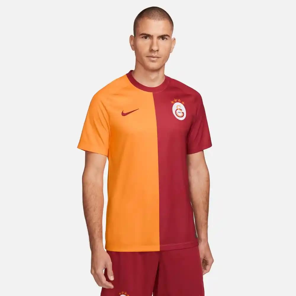 Galatasaray Forması Moda Dünyasında Sportif Şıklığın Simgesi ve Güncel Trendler