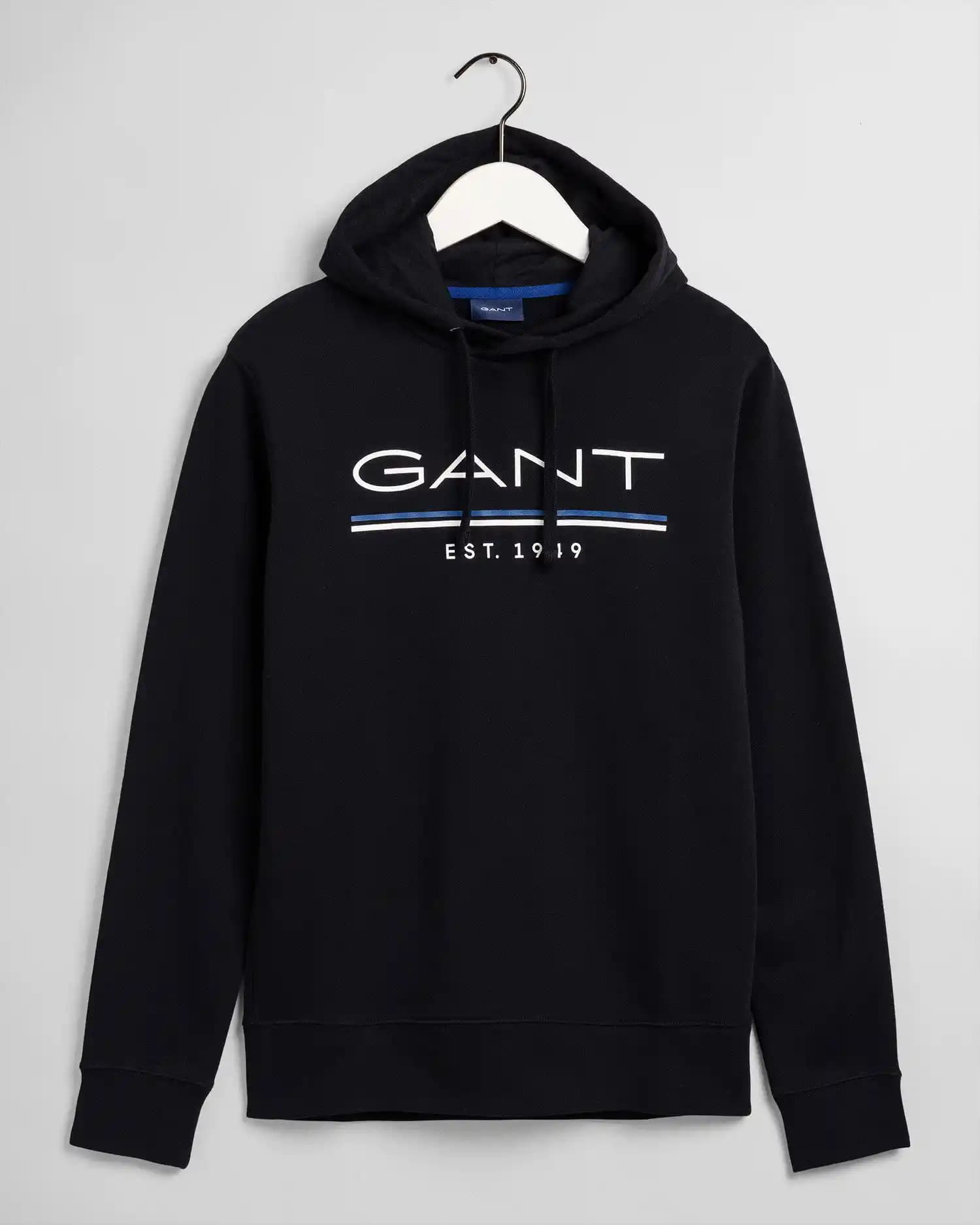 Gant Siyah Sweatshirtlerin Moda Dünyasındaki Yeri ve Kombinasyon Önerileri